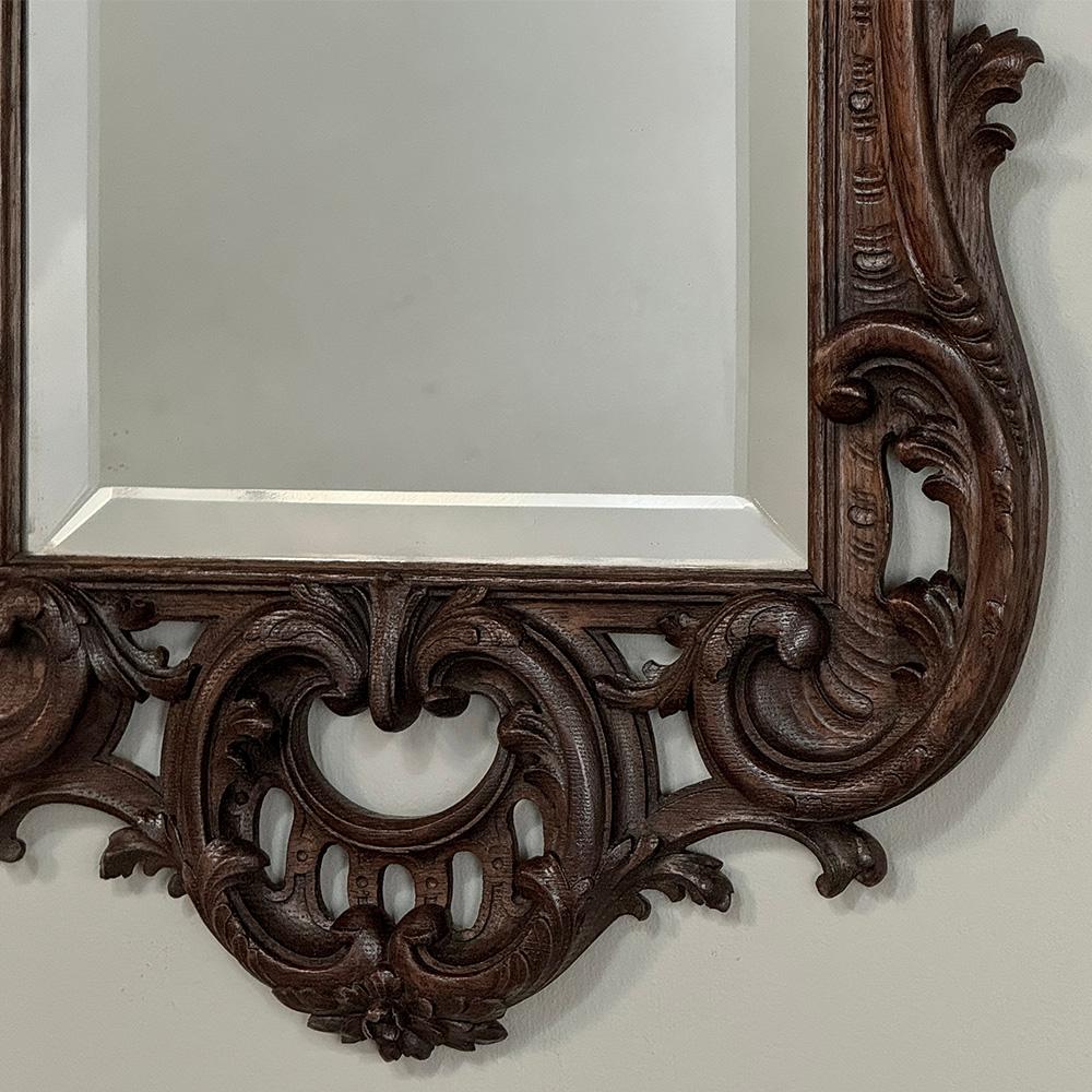 Antique French Louis XIV Carved Wood Mirror (Specchio in legno intagliato) in vendita 4