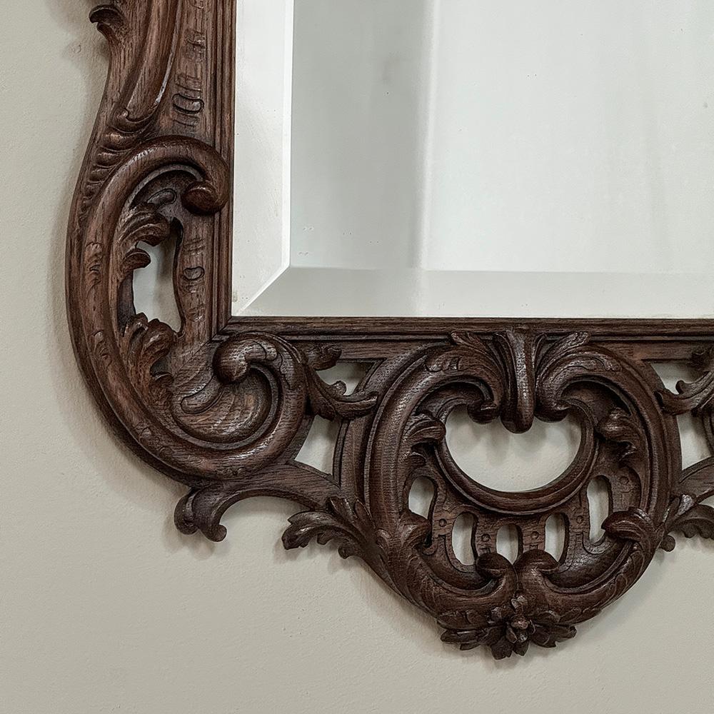 Antique French Louis XIV Carved Wood Mirror (Specchio in legno intagliato) in vendita 1