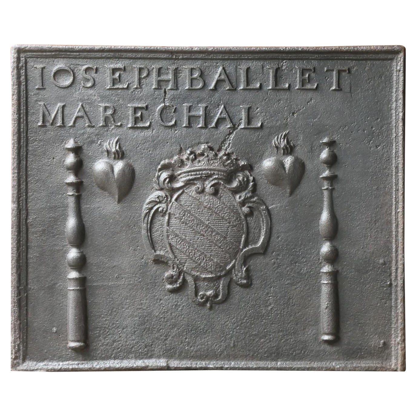 Antiker französischer Louis XIV.-Mantel mit Wappen, Kaminschirm/Rückenplash, 17. Jahrhundert im Angebot