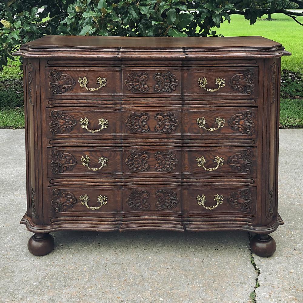 Antique French Louis XIV Commode or Chest of Drawers In Good Condition For Sale In Dallas, TX