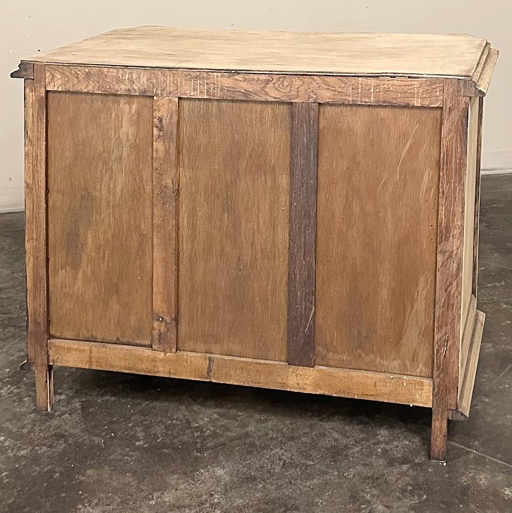 Antique Commode ~ Commode Louis XIV française en Oak strié en vente 6