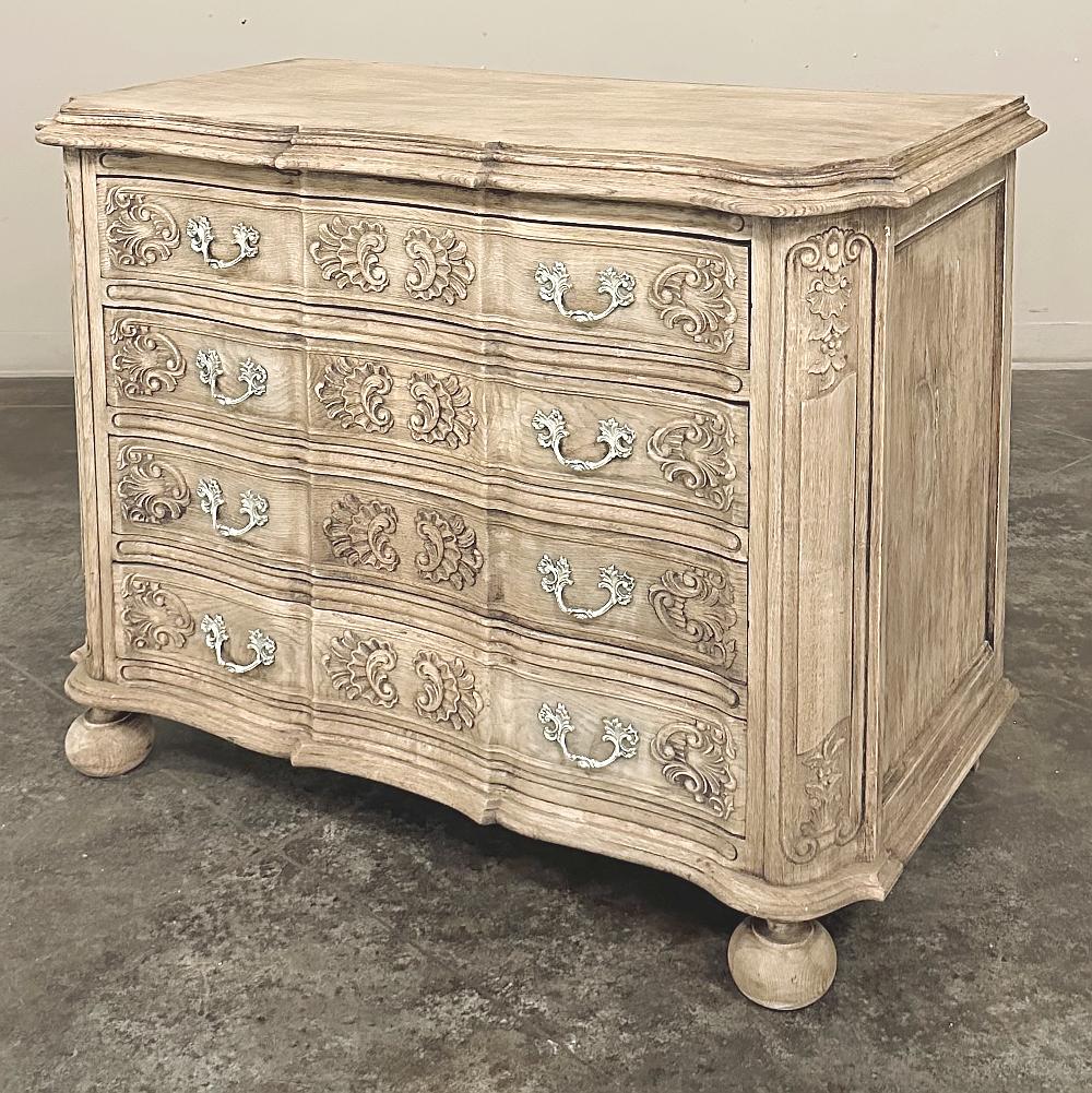 Belge Antique Commode ~ Commode Louis XIV française en Oak strié en vente