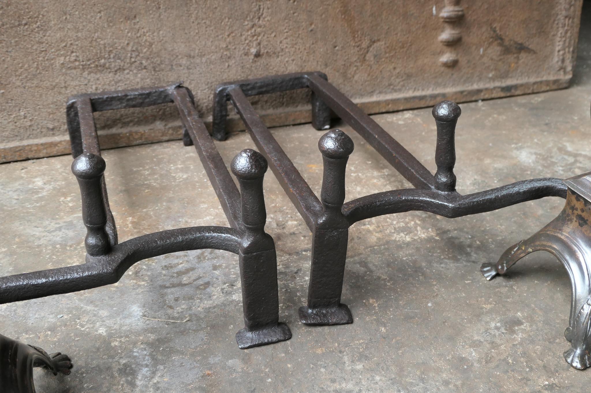 Ancienne grille de cheminée française Louis XIV, grille de cheminée, 17ème siècle en vente 4