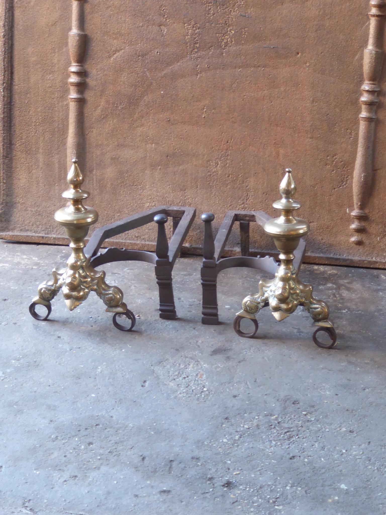 Antique French Louis XIV Fire Grate, Fireplace Grate, 17th Century In Good Condition For Sale In Amerongen, NL