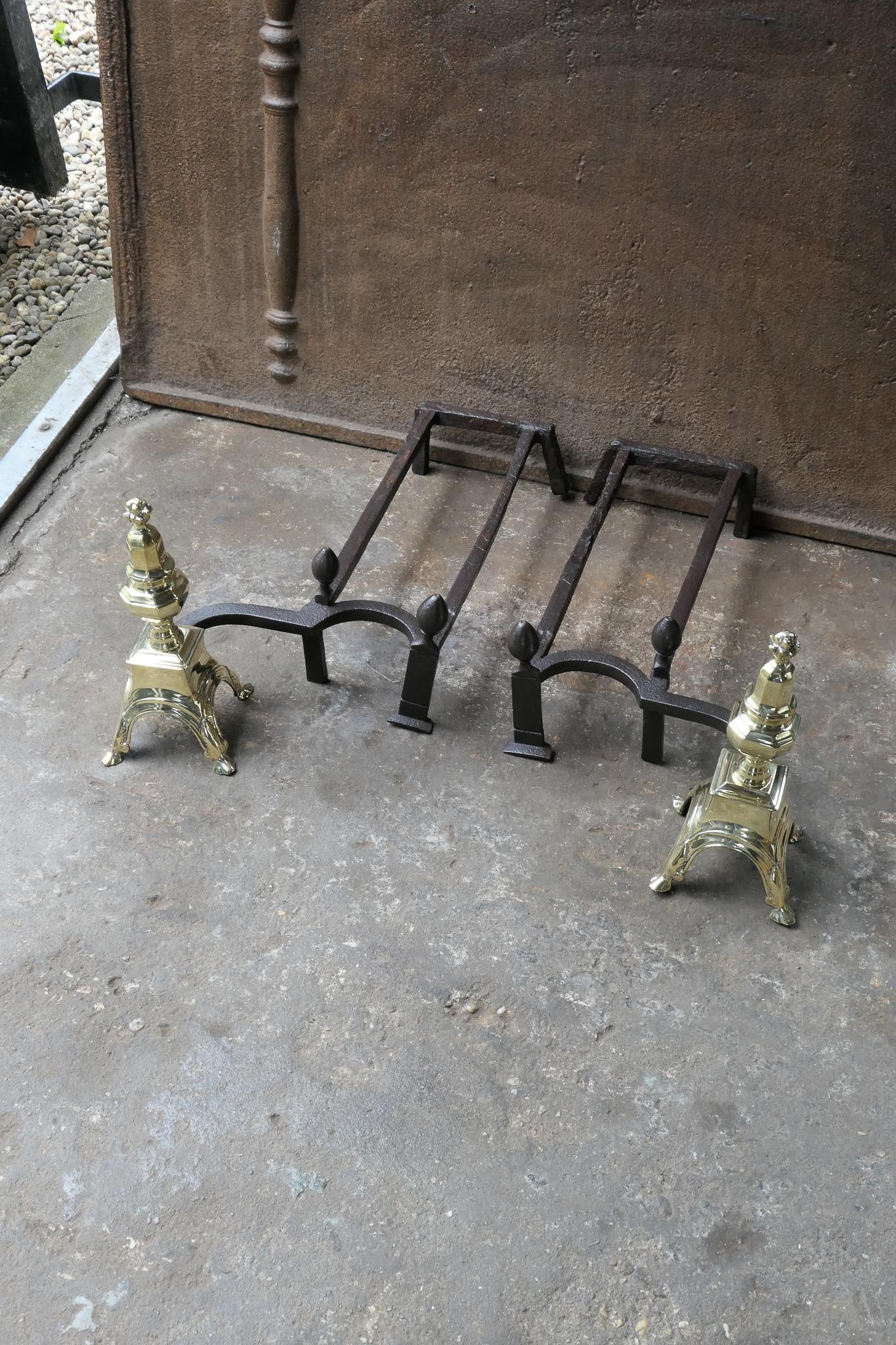 Antique French Louis XIV Fire Grate, Fireplace Grate, 17th Century In Good Condition For Sale In Amerongen, NL