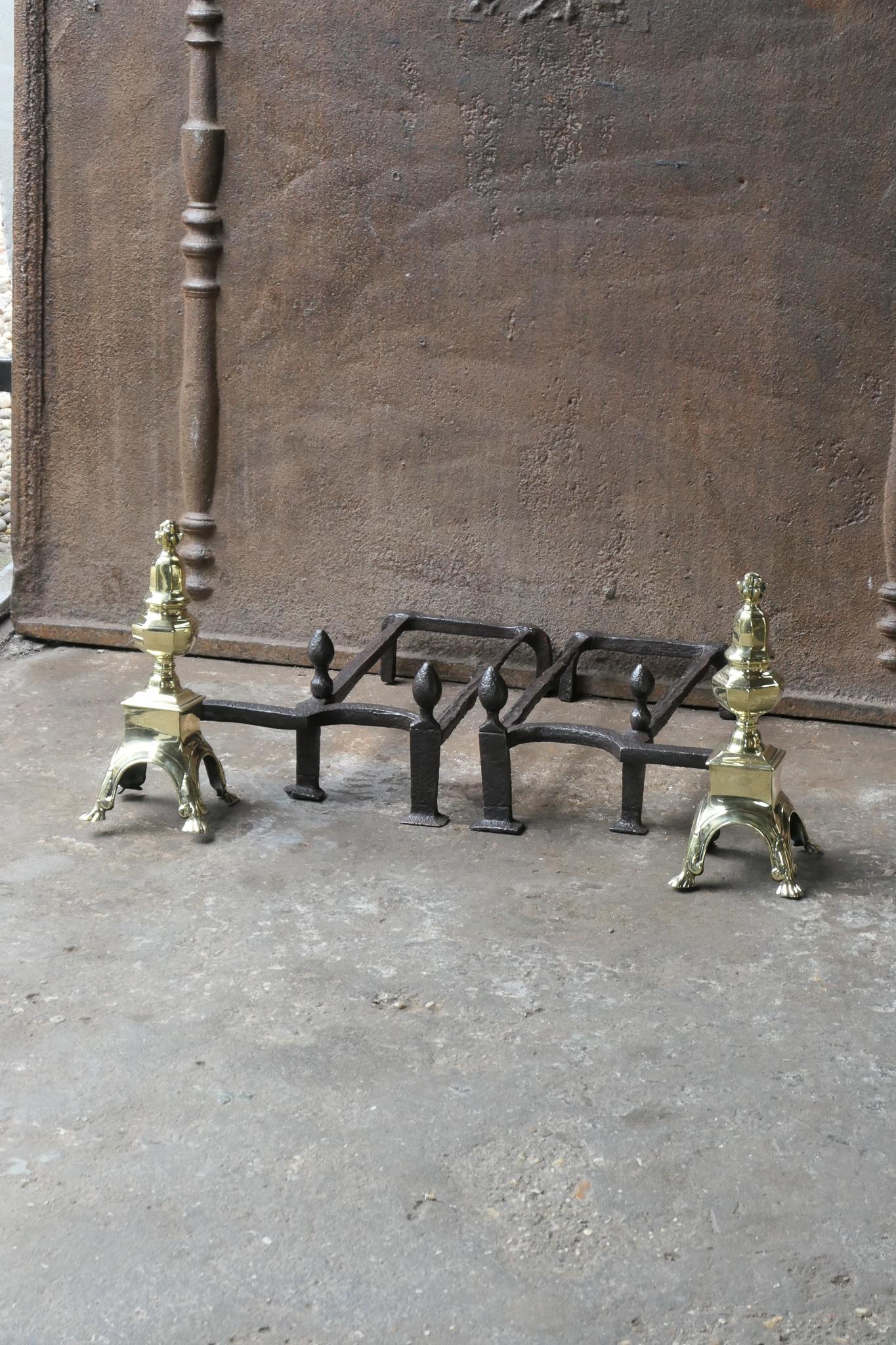 Antique French Louis XIV Fire Grate, Fireplace Grate, 17th Century In Good Condition For Sale In Amerongen, NL
