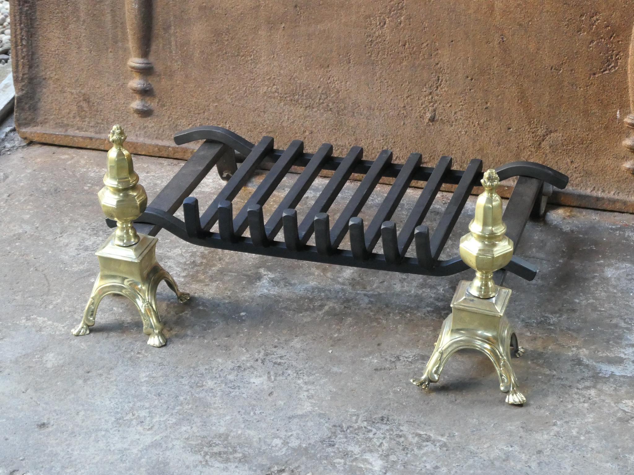 Antique French Louis XIV Fireplace Grate, 17th-18th Century In Good Condition In Amerongen, NL