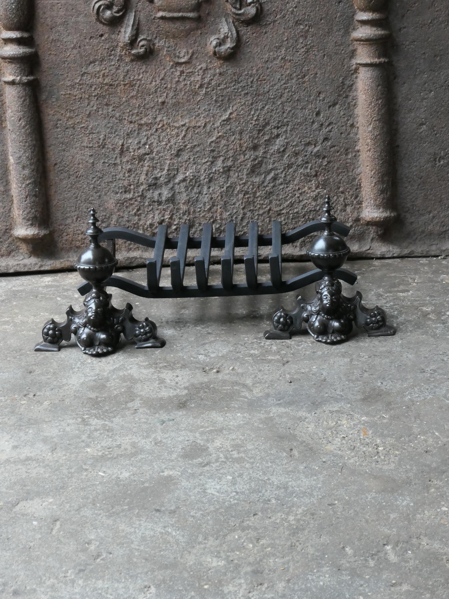 Antique French Louis XIV Fireplace Grate, 17th Century In Good Condition For Sale In Amerongen, NL