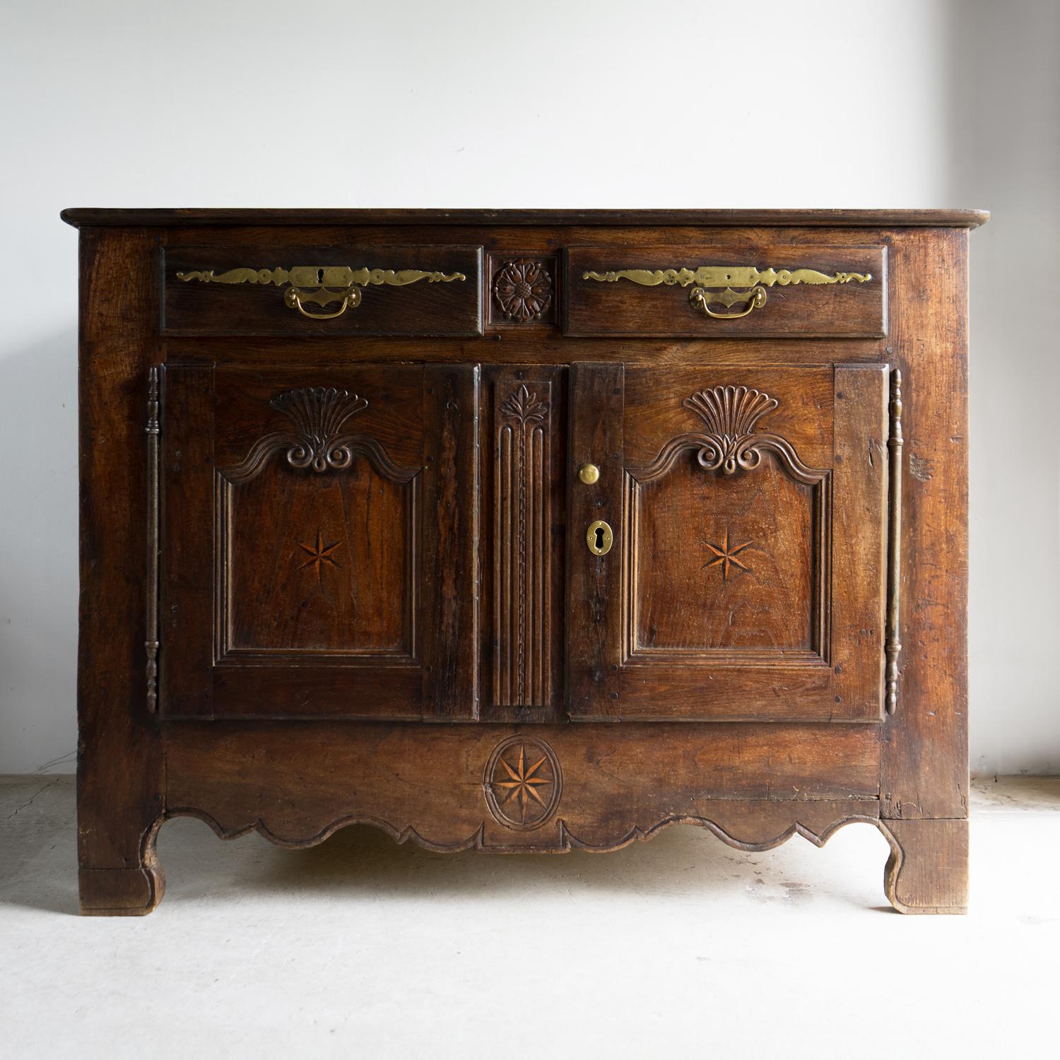 Luigi XIV Antique French Louis XIV Inlaid and Carved Oak Cabinet, Early 18Th C. in vendita