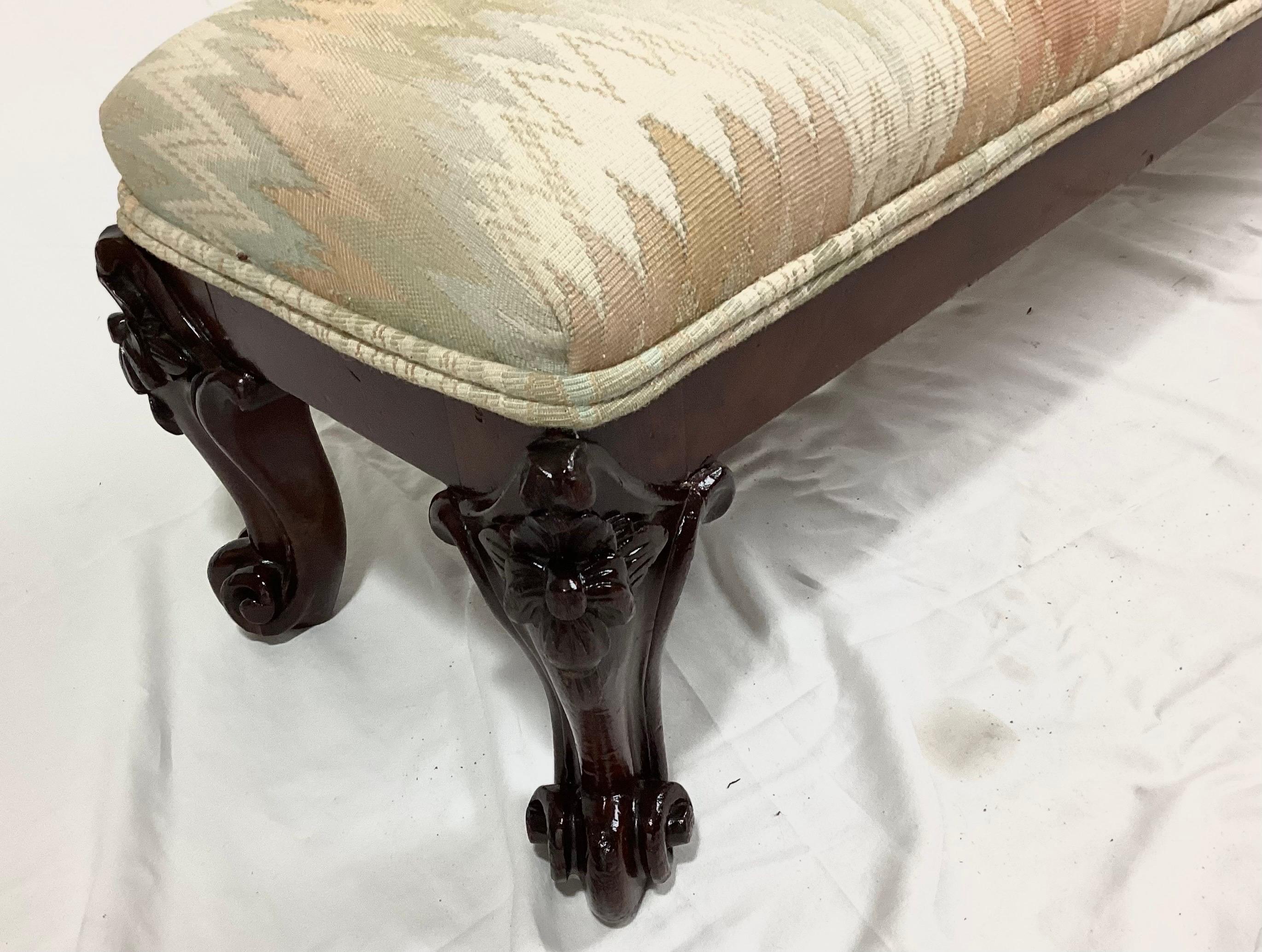 Antique French Louis XIV Long Kneeling Low Prayer Bench, Circa 1890 In Good Condition For Sale In Lambertville, NJ
