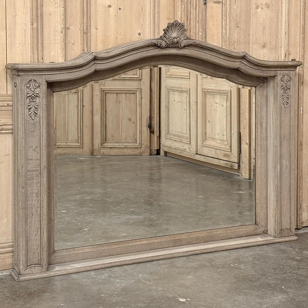 Antiker französischer Louis XIV Kaminsims-Spiegel in gestrippter Eiche (Louis XIV.) im Angebot