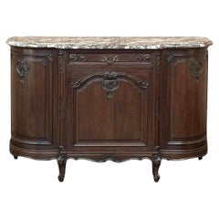 Antique French Louis XIV Buffet en noyer à dessus de marbre et côtés arrondis