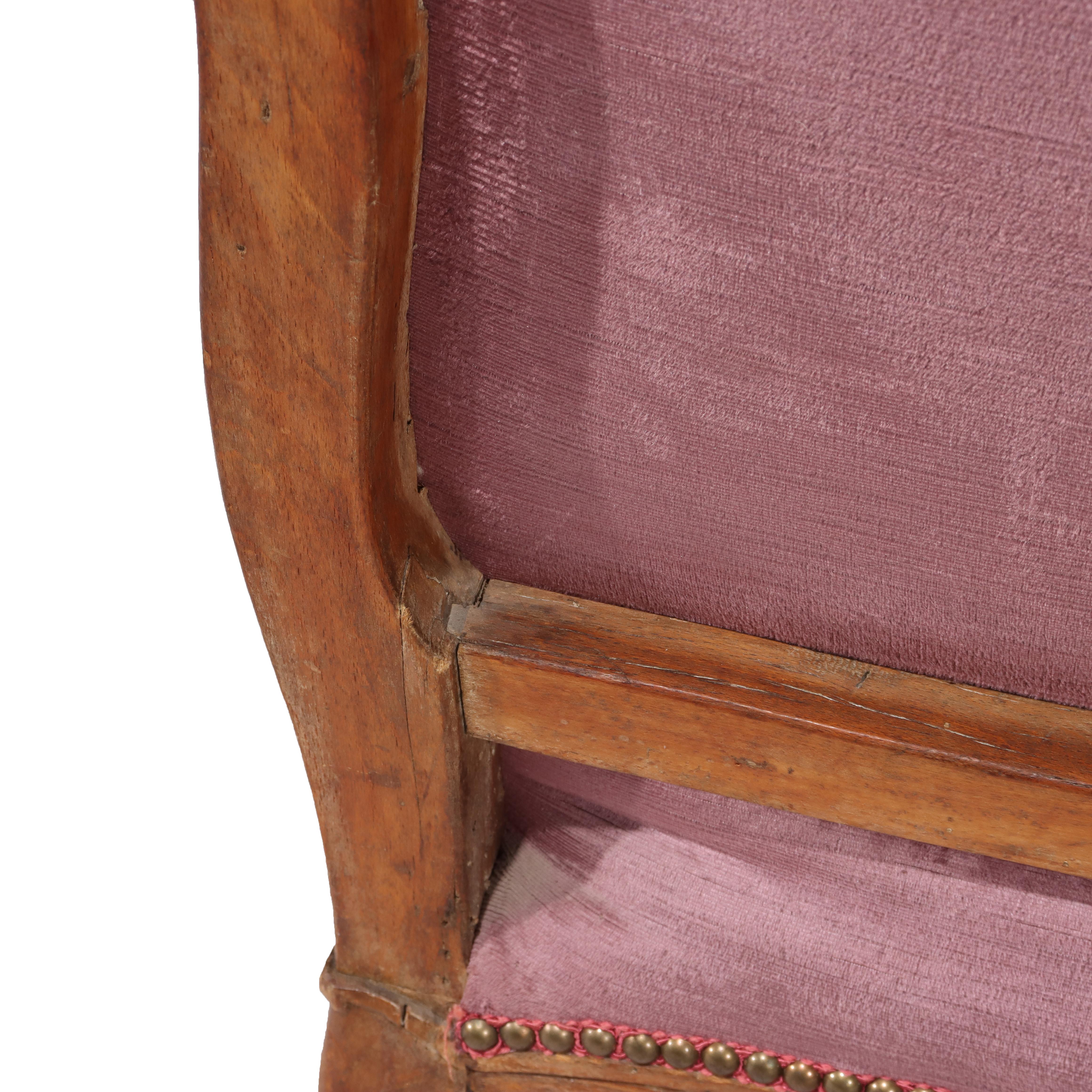 Ancien fauteuil Louis XIV en noyer sculpté et surchargé 19ème siècle en vente 4