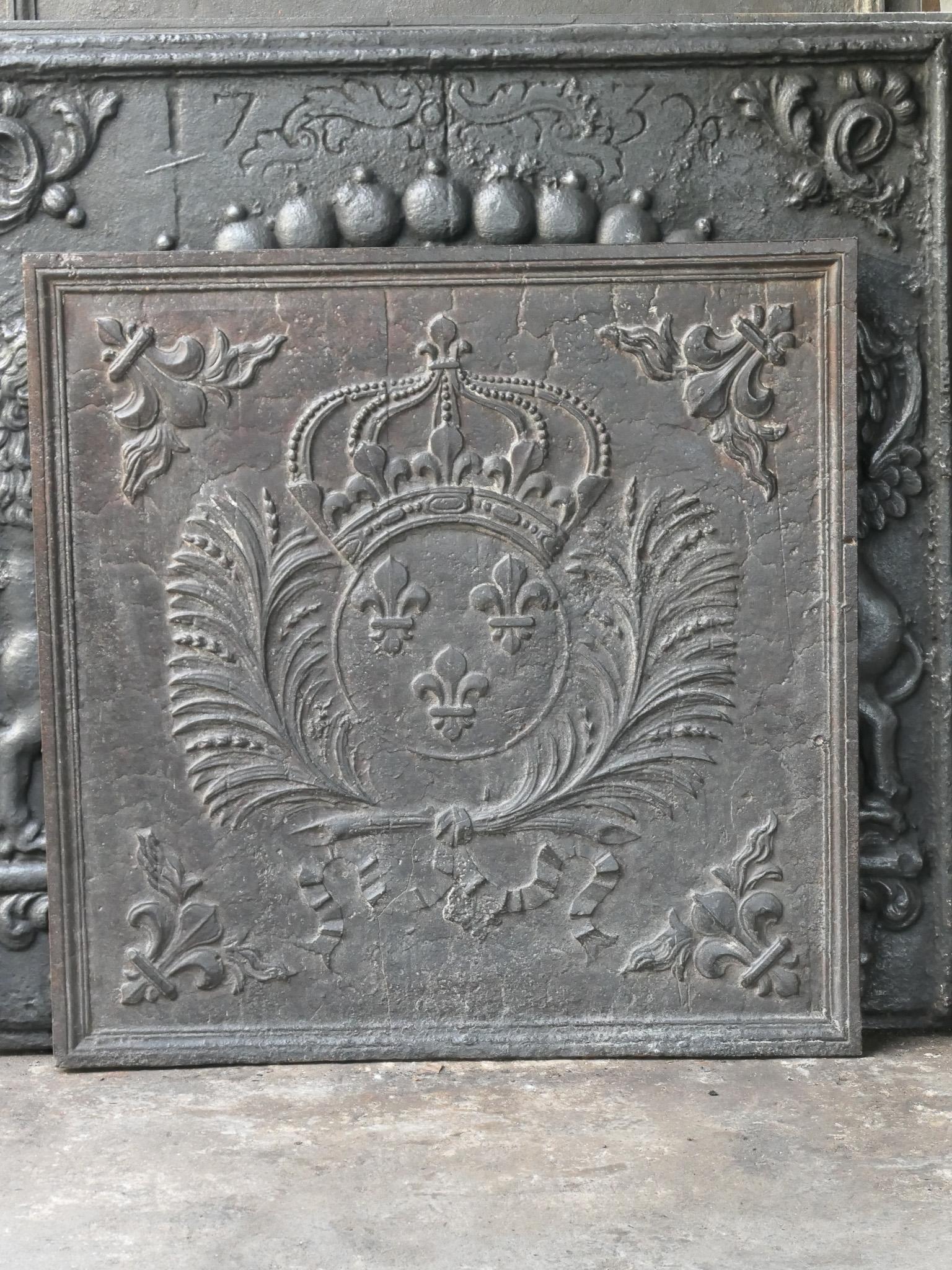 Français Plaque de cheminée française ancienne d'époque Louis XIV « Arms of France » en vente