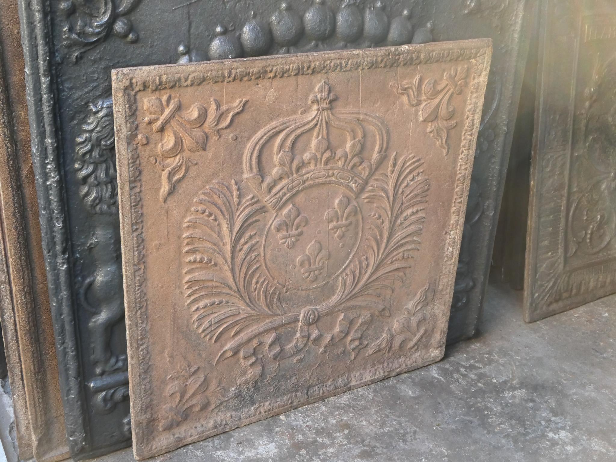 Fer Plaque de cheminée française ancienne d'époque Louis XIV « Arms of France » en vente