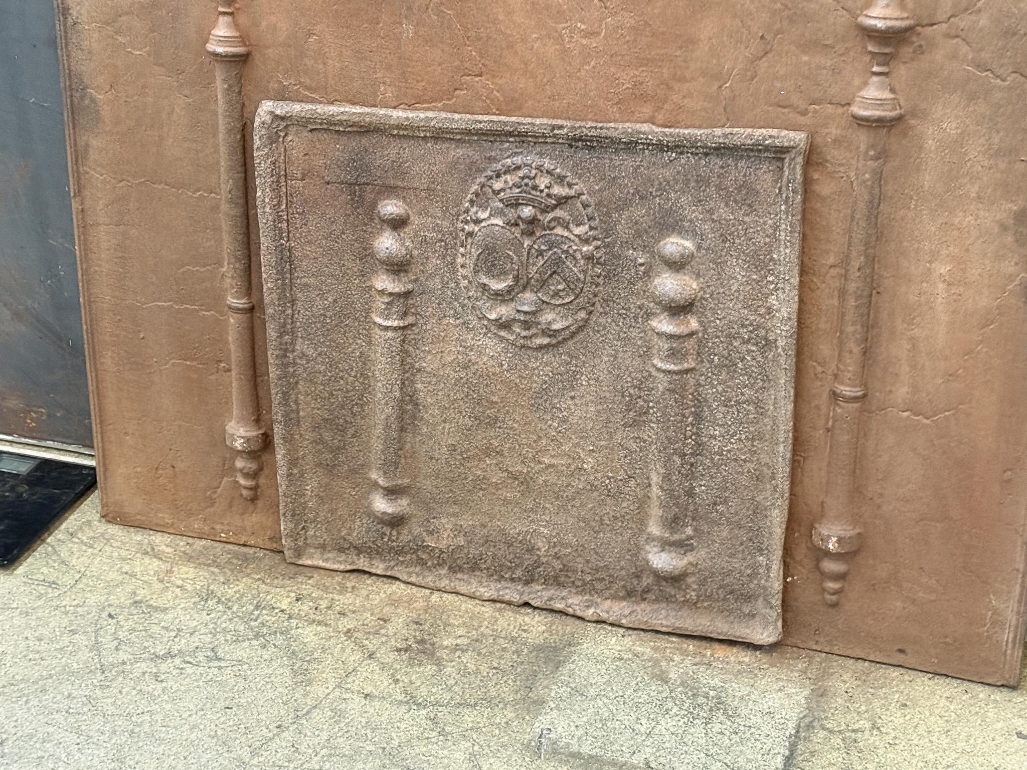 Francese Antique French Louis XIV Period 'Coat of Arms' Fireback / Backsplash in vendita