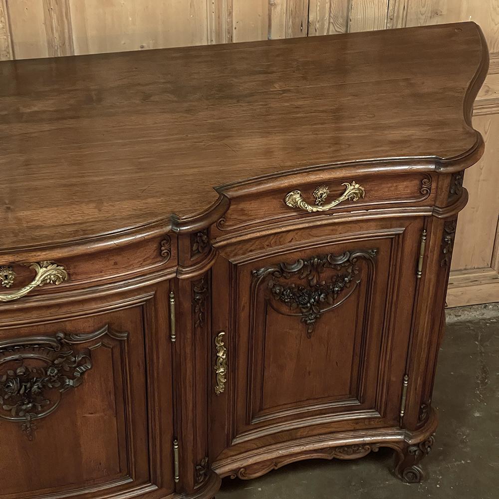 Antique French Louis XIV Serpentine Walnut Buffet For Sale 4