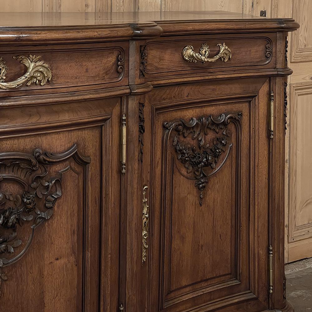 Antique French Louis XIV Serpentine Walnut Buffet For Sale 7