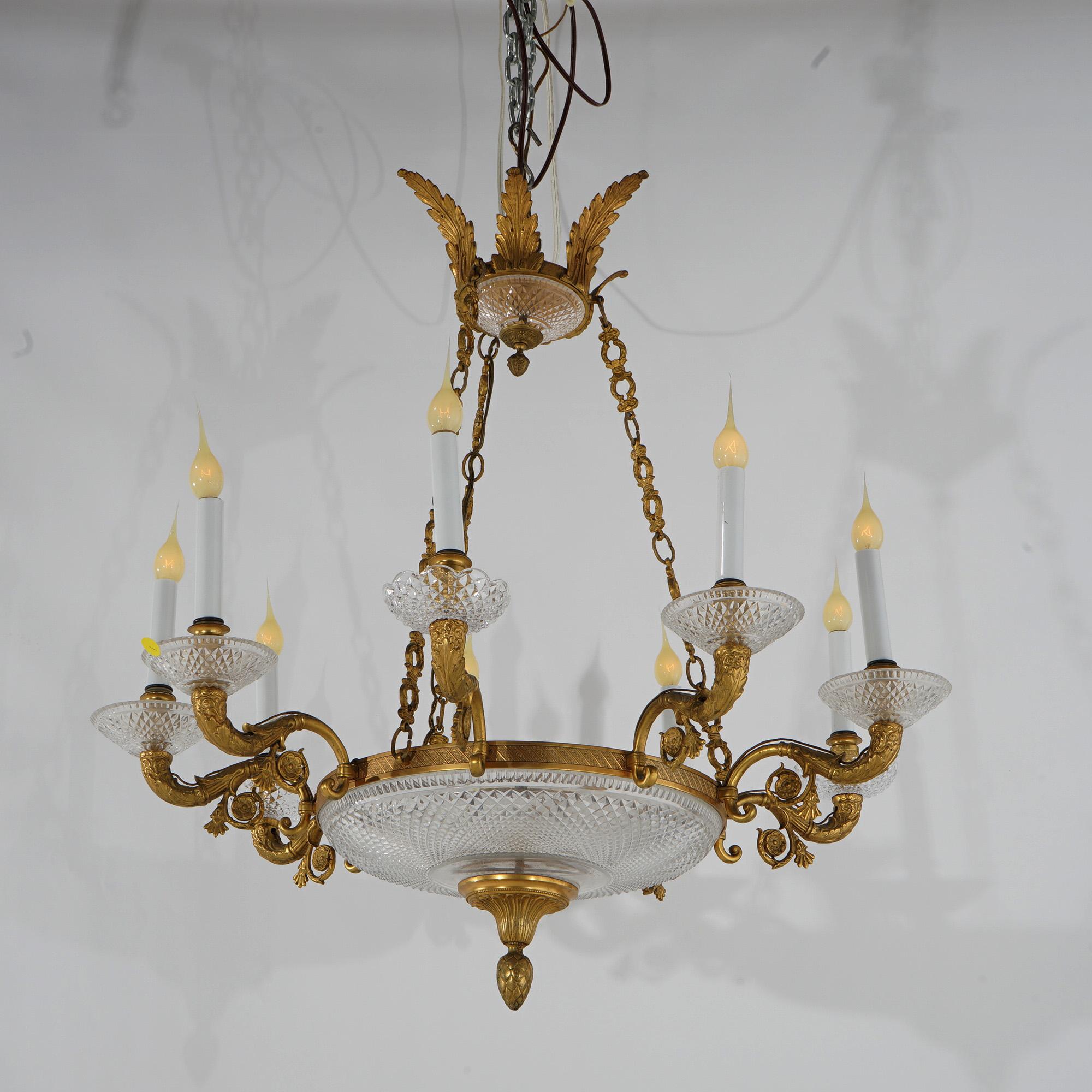 Antiker französischer neunflammiger Kronleuchter aus vergoldeter Bronze und Kristall im Louis XIV.-Stil im Angebot 7
