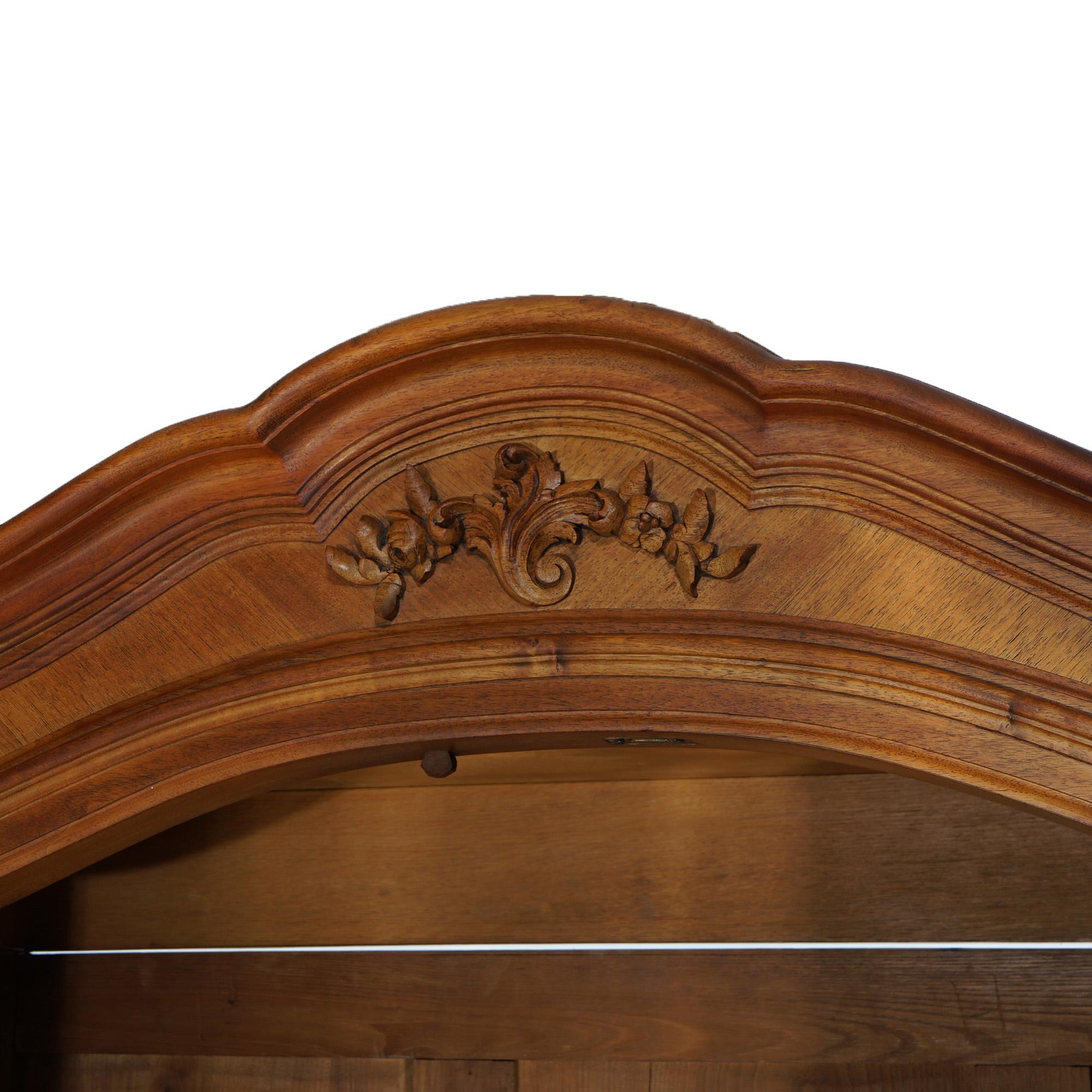 Ancienne armoire de curiosité à deux portes en bois de roi de style Louis XIV C1900 en vente 4