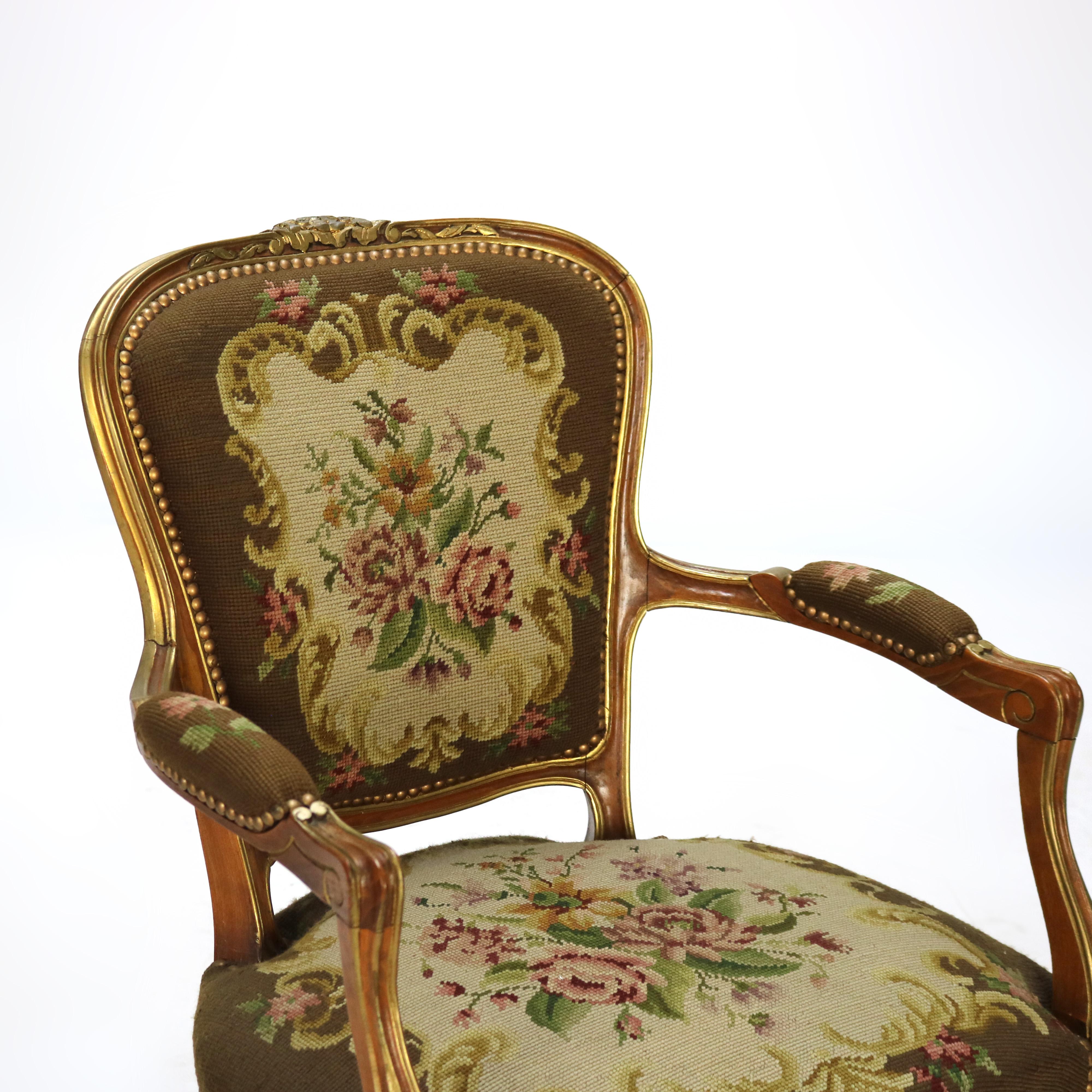 Chaise ancienne de style Louis XIV en noyer doré et tapisserie florale C1920 en vente 5