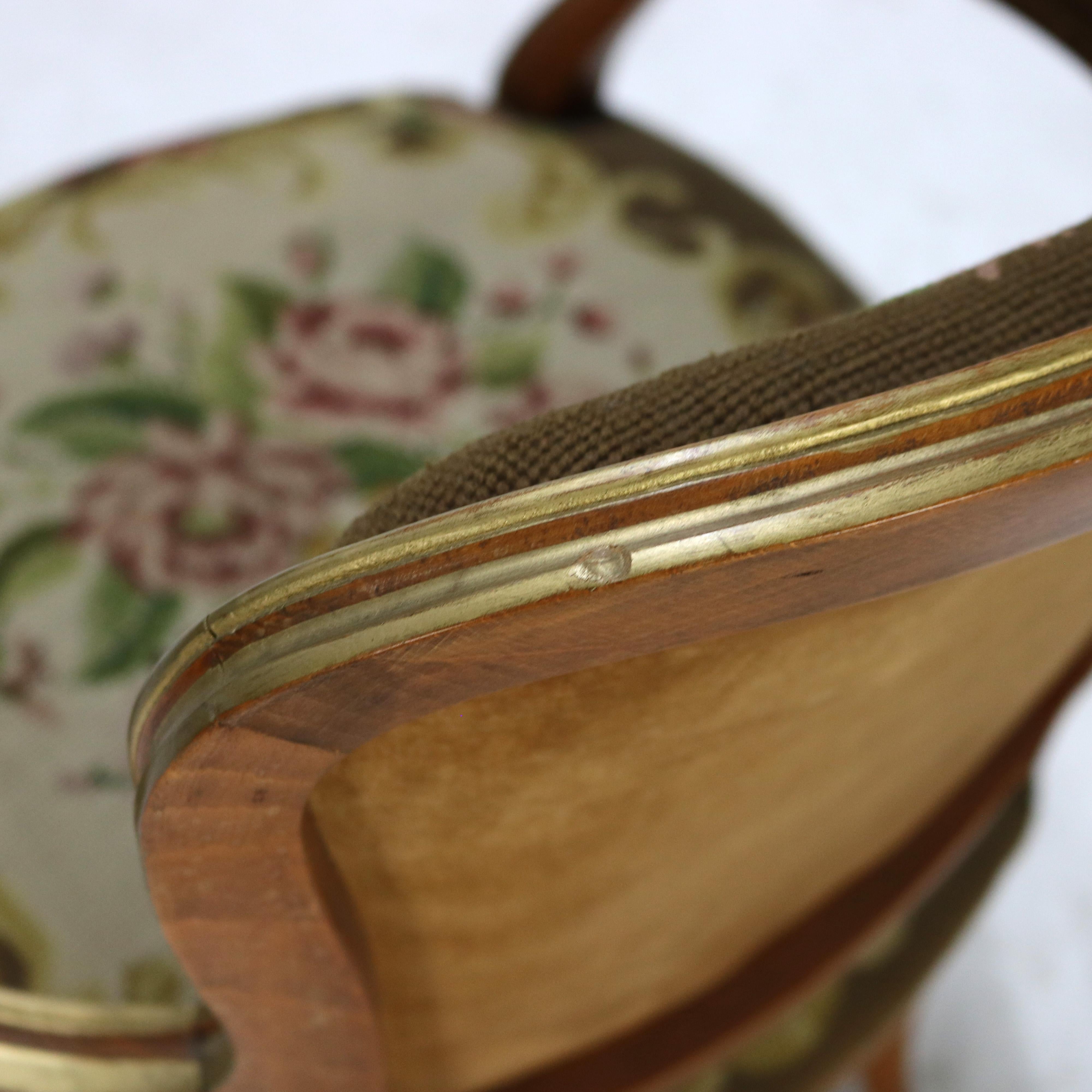 Chaise ancienne de style Louis XIV en noyer doré et tapisserie florale C1920 en vente 11