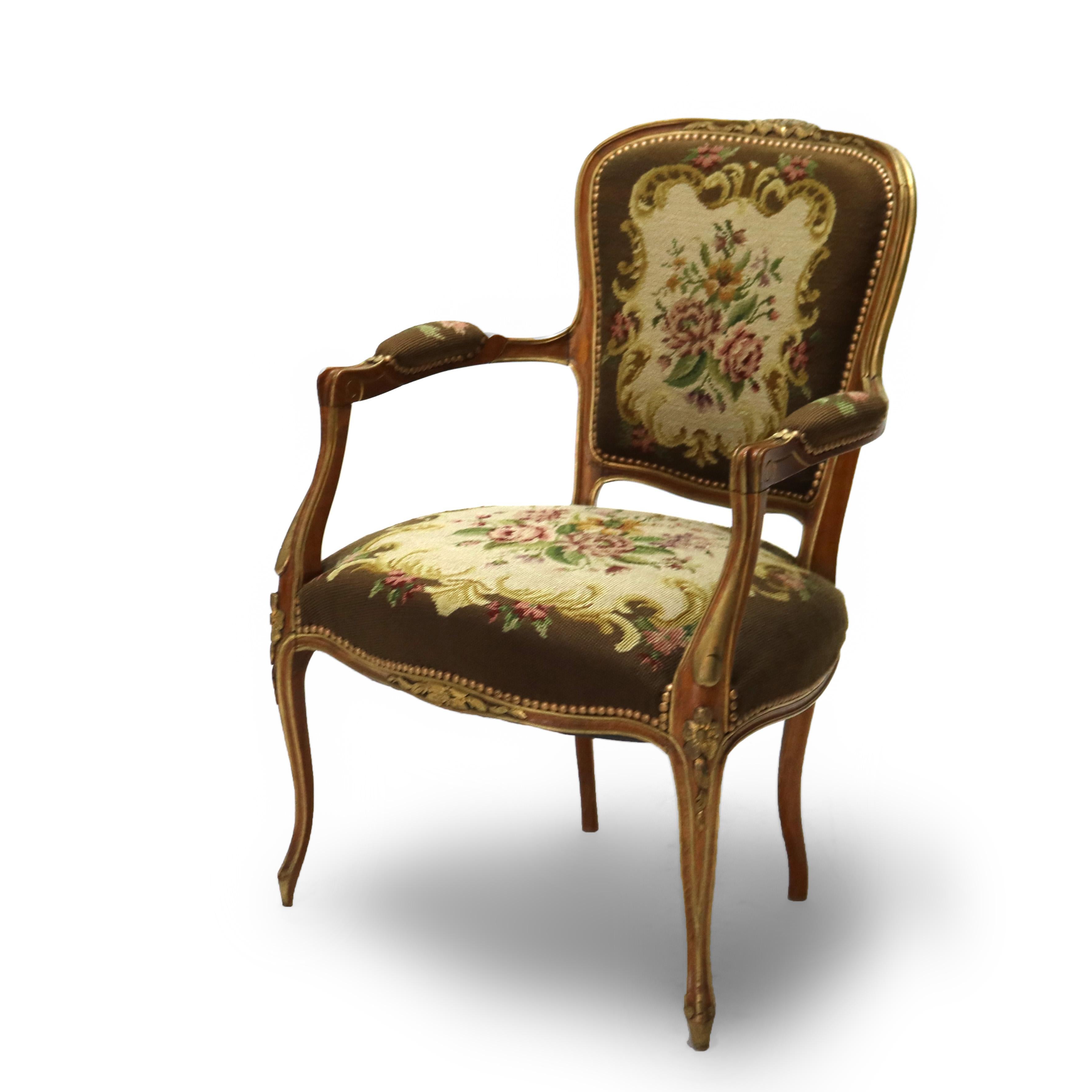 Chaise ancienne de style Louis XIV en noyer doré et tapisserie florale C1920 en vente 1