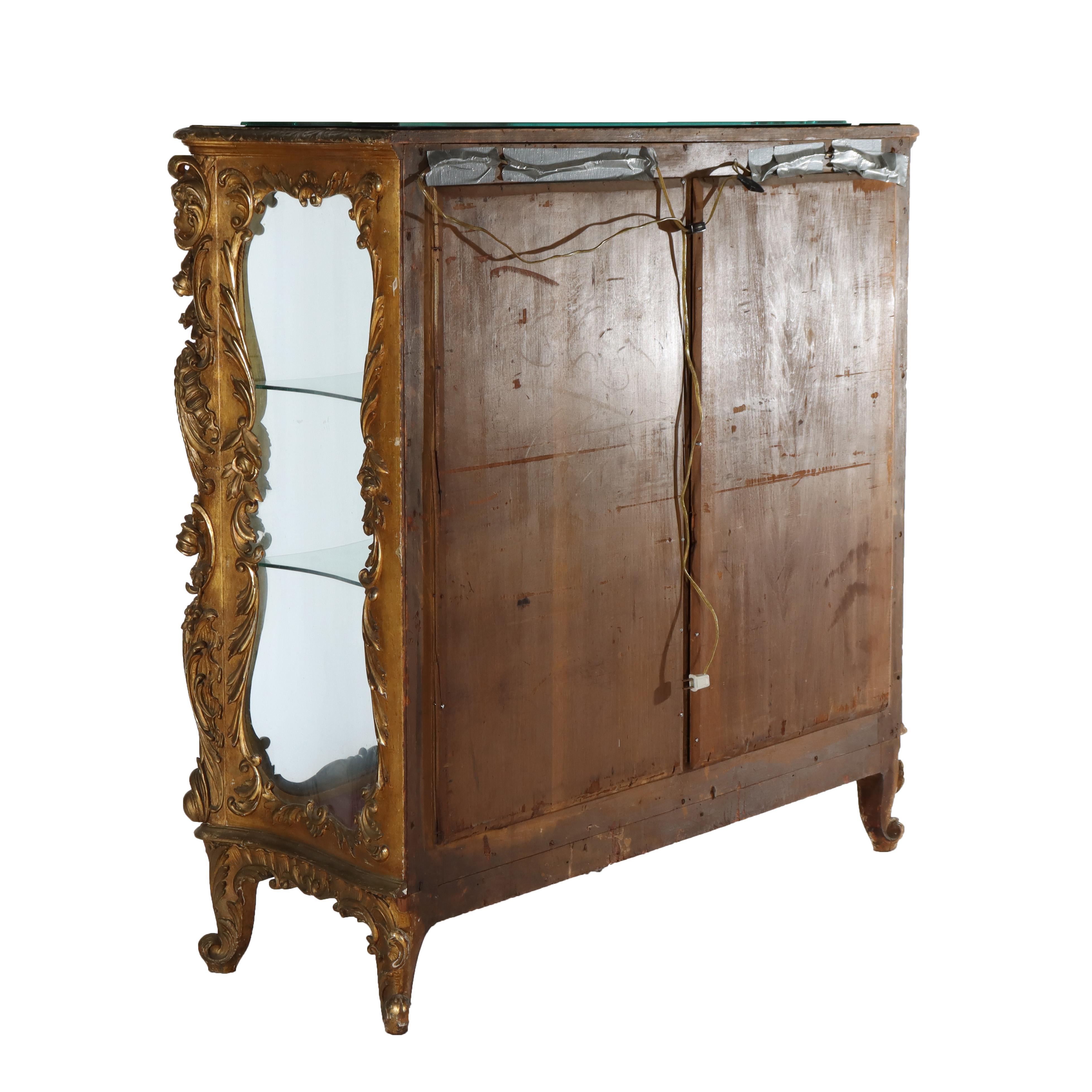 Antique vitrine rocococo française de style Louis XIV en bois doré sculpté, à motifs floraux et figuratifs en vente 7