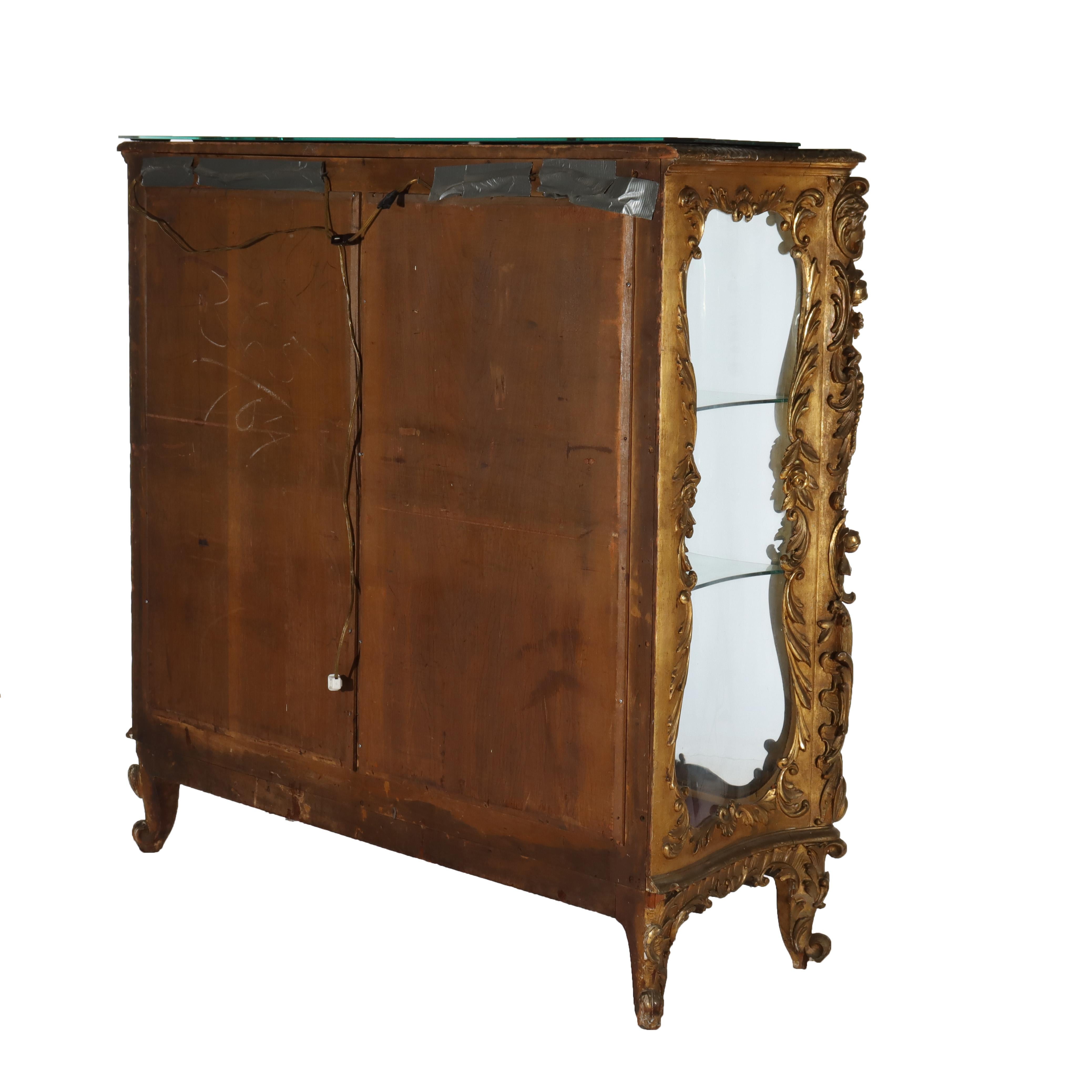 Antique vitrine rocococo française de style Louis XIV en bois doré sculpté, à motifs floraux et figuratifs en vente 9