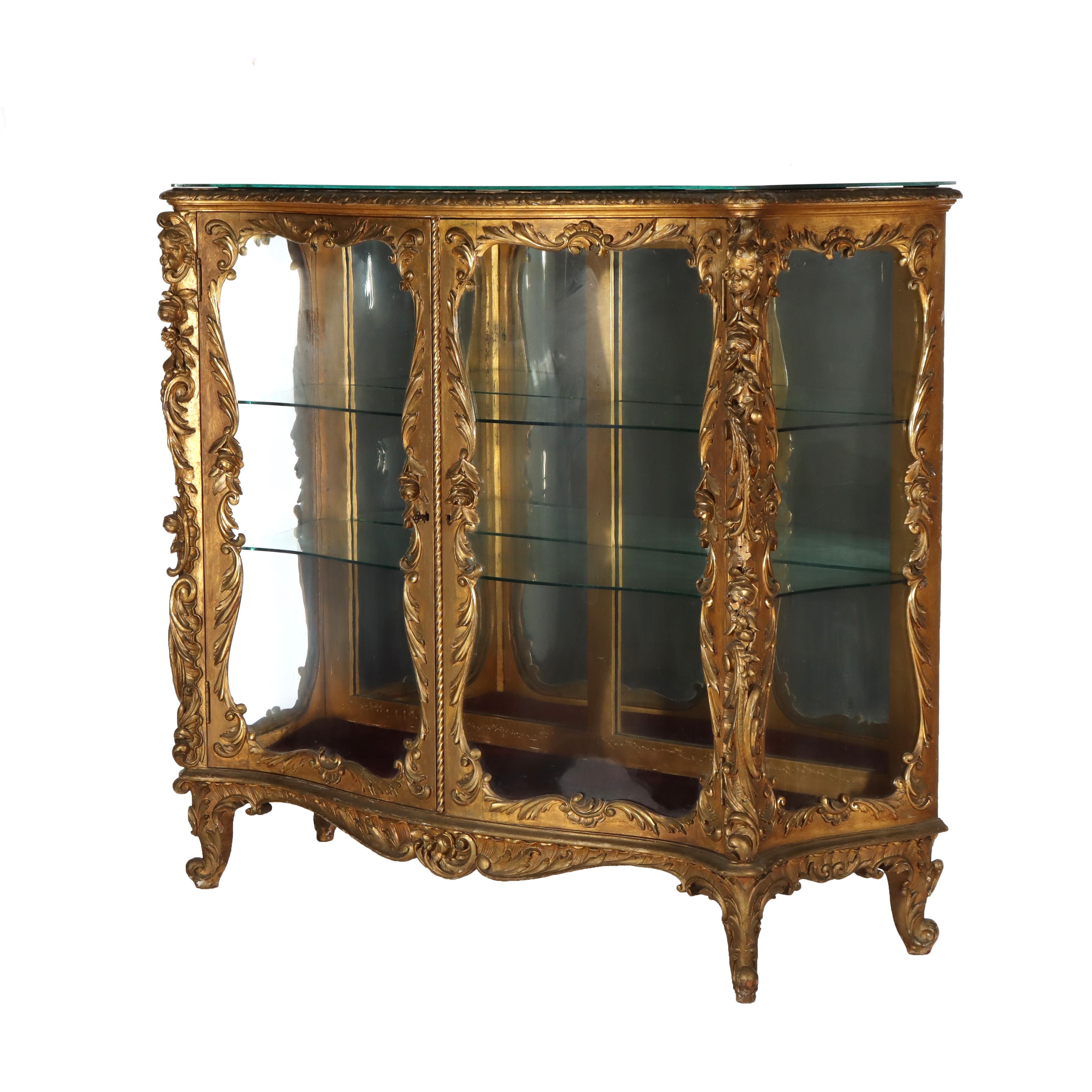 Antique vitrine rocococo française de style Louis XIV en bois doré sculpté, à motifs floraux et figuratifs Bon état - En vente à Big Flats, NY