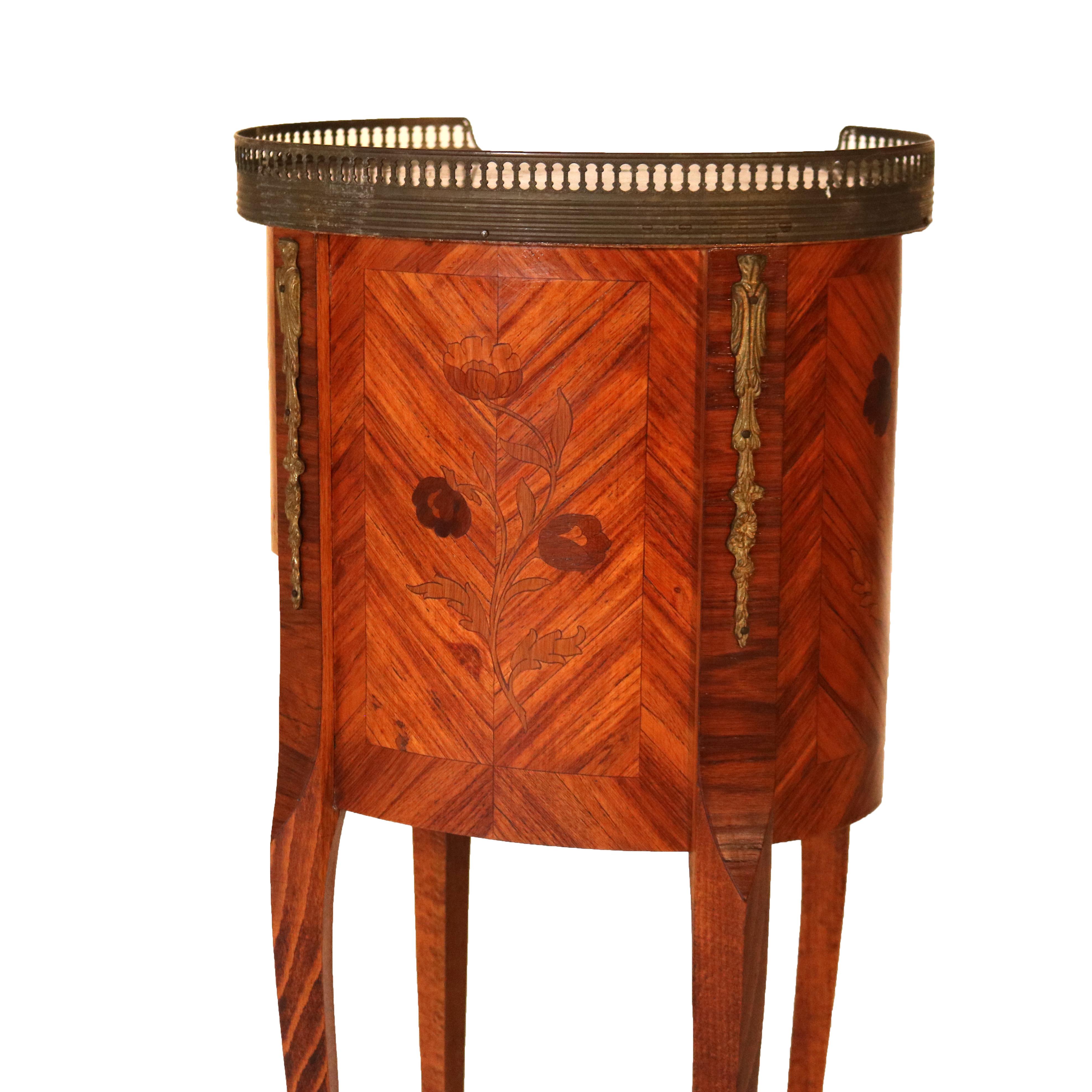 Stands anciens de style Louis XIV en bois de roi incrusté de satin, marbre et bronze doré en vente 7