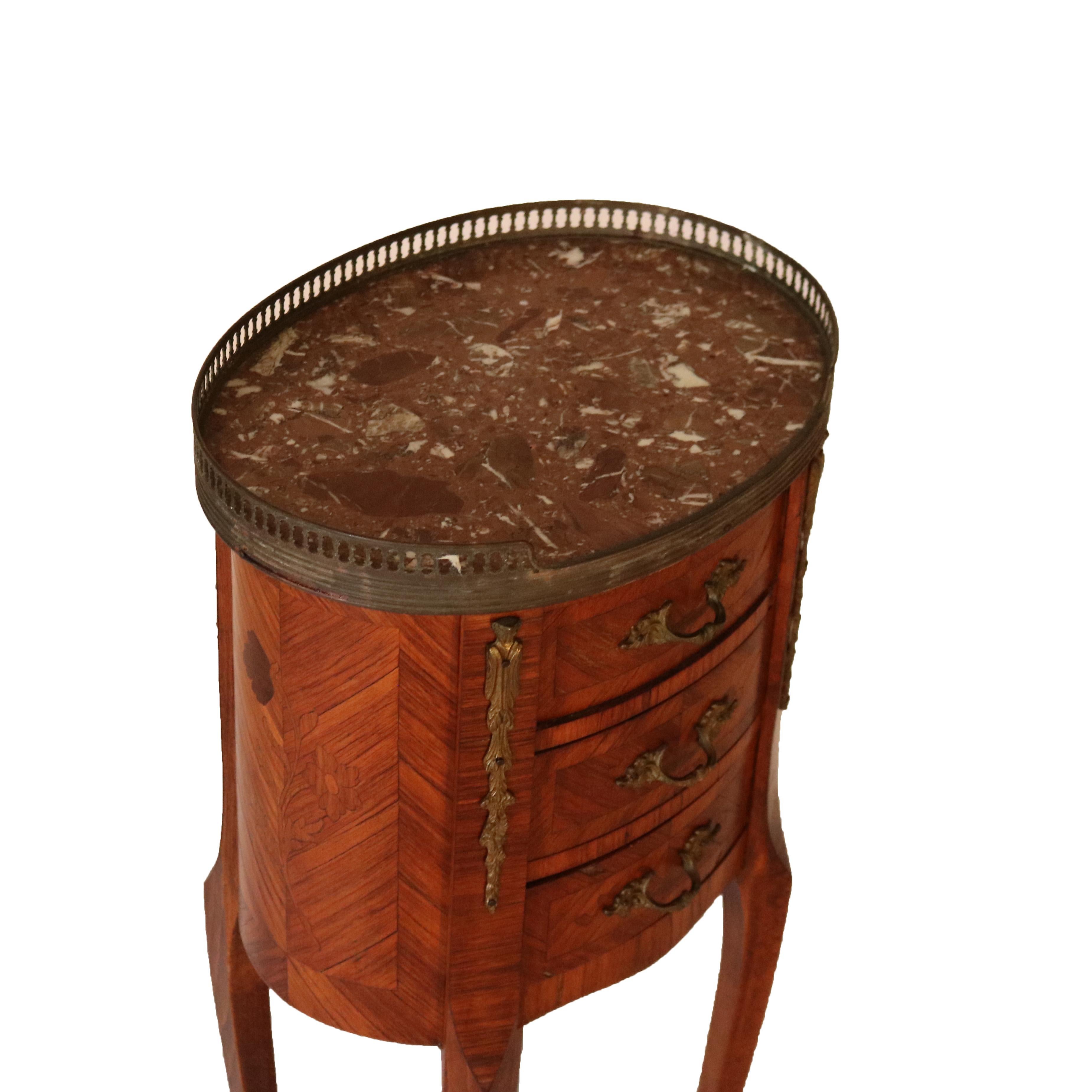 Stands anciens de style Louis XIV en bois de roi incrusté de satin, marbre et bronze doré en vente 9