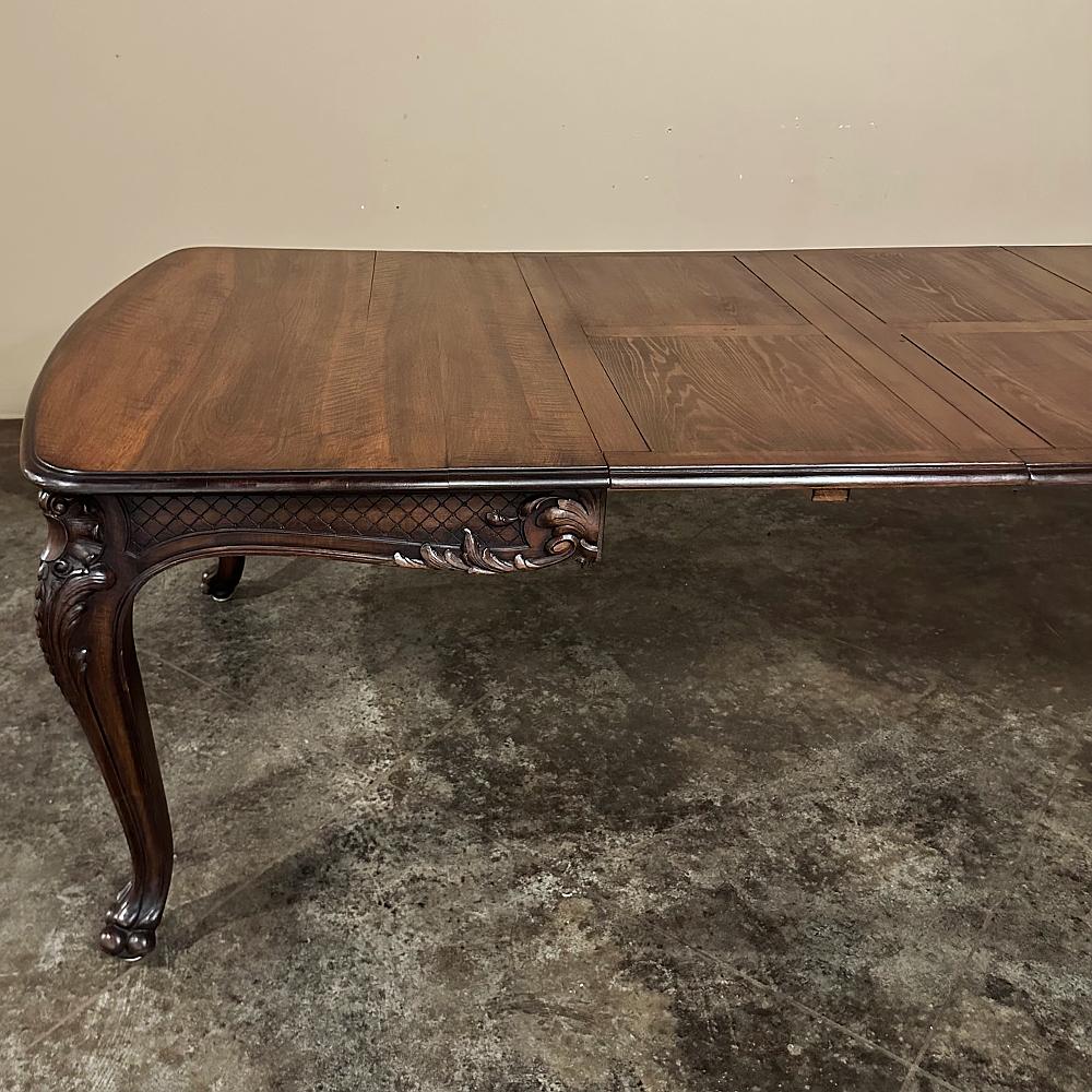 Table de salle à manger ancienne en noyer Louis XIV avec 2 abattants en vente 3