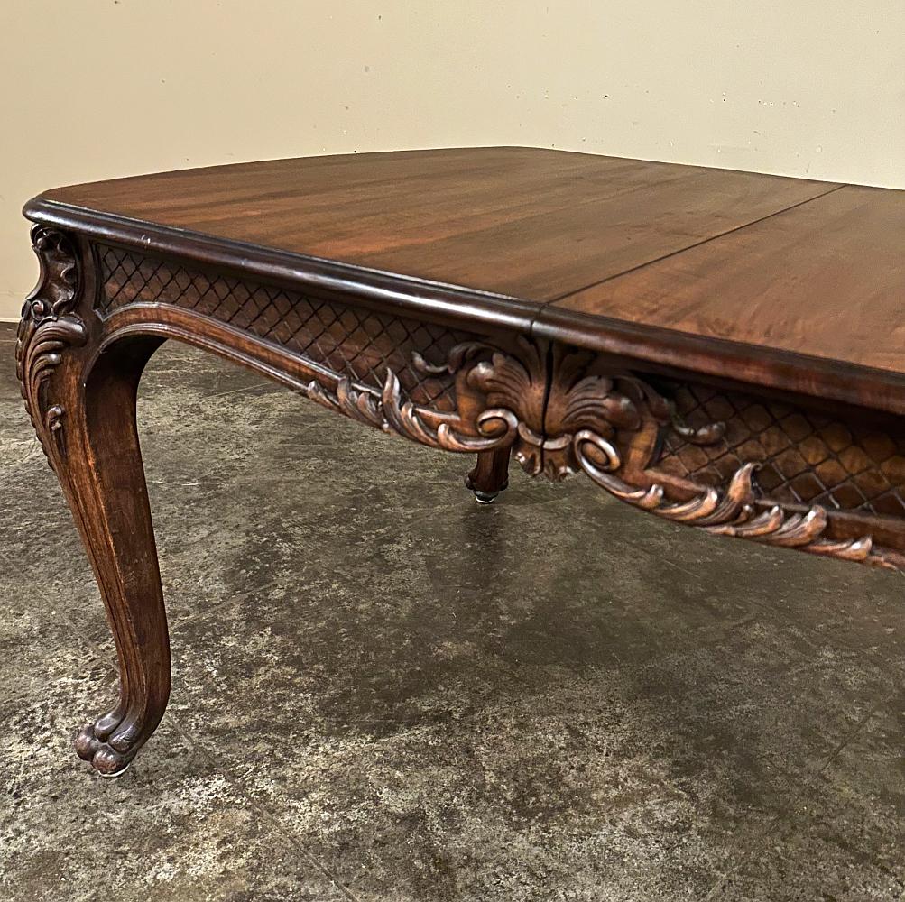 Table de salle à manger ancienne en noyer Louis XIV avec 2 abattants en vente 10