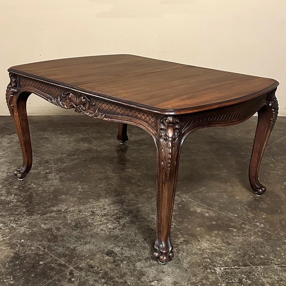 Table de salle à manger ancienne en noyer Louis XIV avec 2 abattants en vente 1