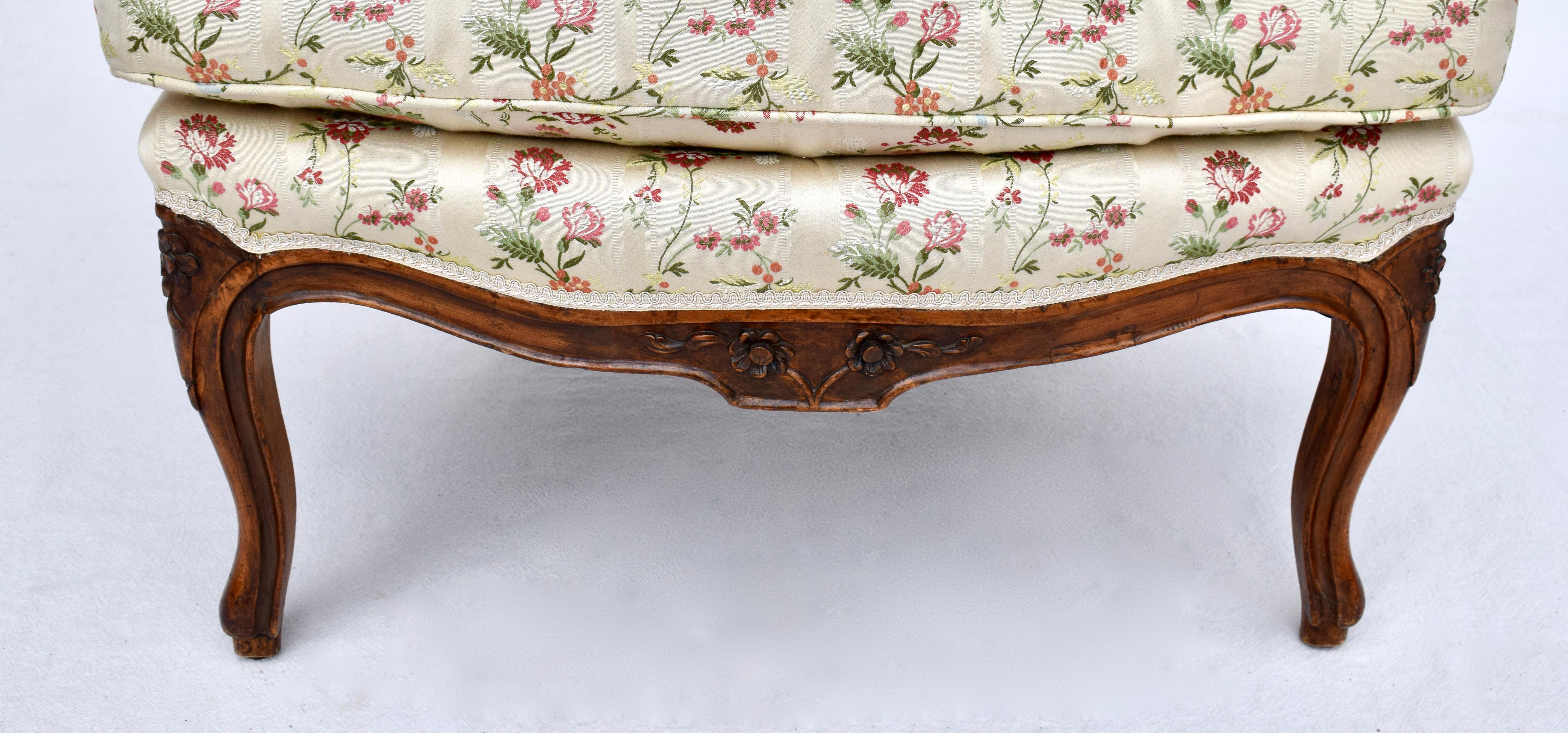 Antique French Louis XV 19th C. Bergere Chairs For Sale 6