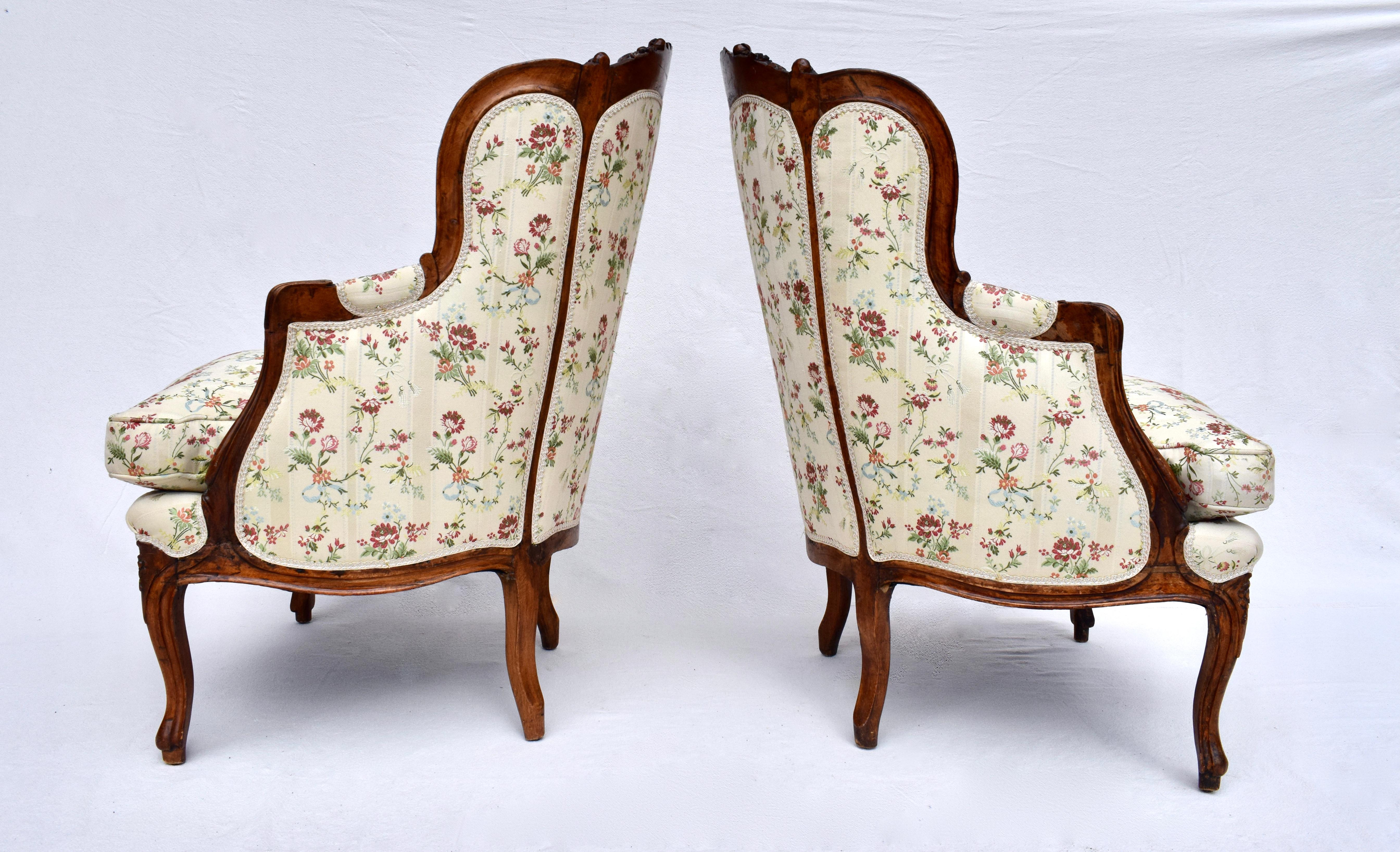 Hand-Carved Antique French Louis XV 19th C. Bergere Chairs For Sale