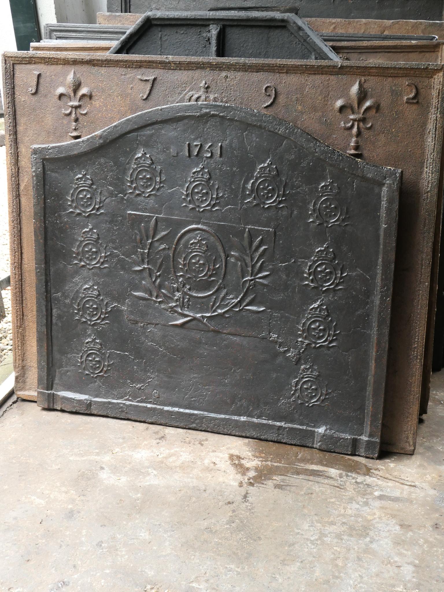 18th Century and Earlier Antique French Louis XV Arms of France Fireback / Backsplash, 18th Century For Sale