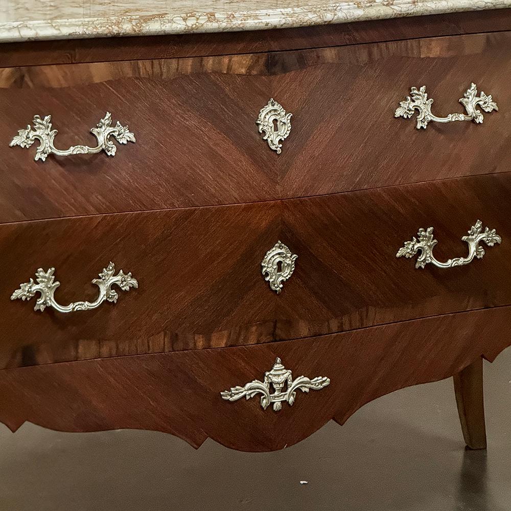 Antique French Louis XV Bombe Marble Top Commode in vendita 2