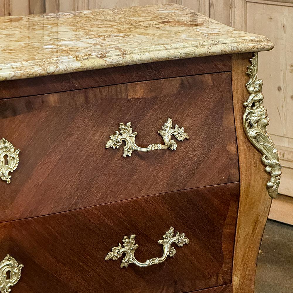 Antique French Louis XV Bombe Marble Top Commode in vendita 3