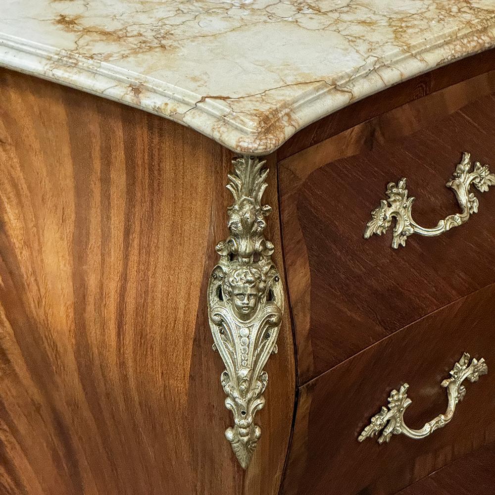 Antique French Louis XV Bombe Marble Top Commode in vendita 5
