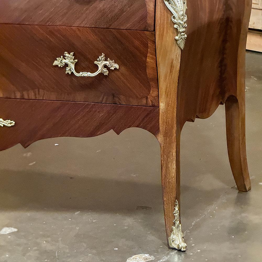 Antique French Louis XV Bombe Marble Top Commode in vendita 7