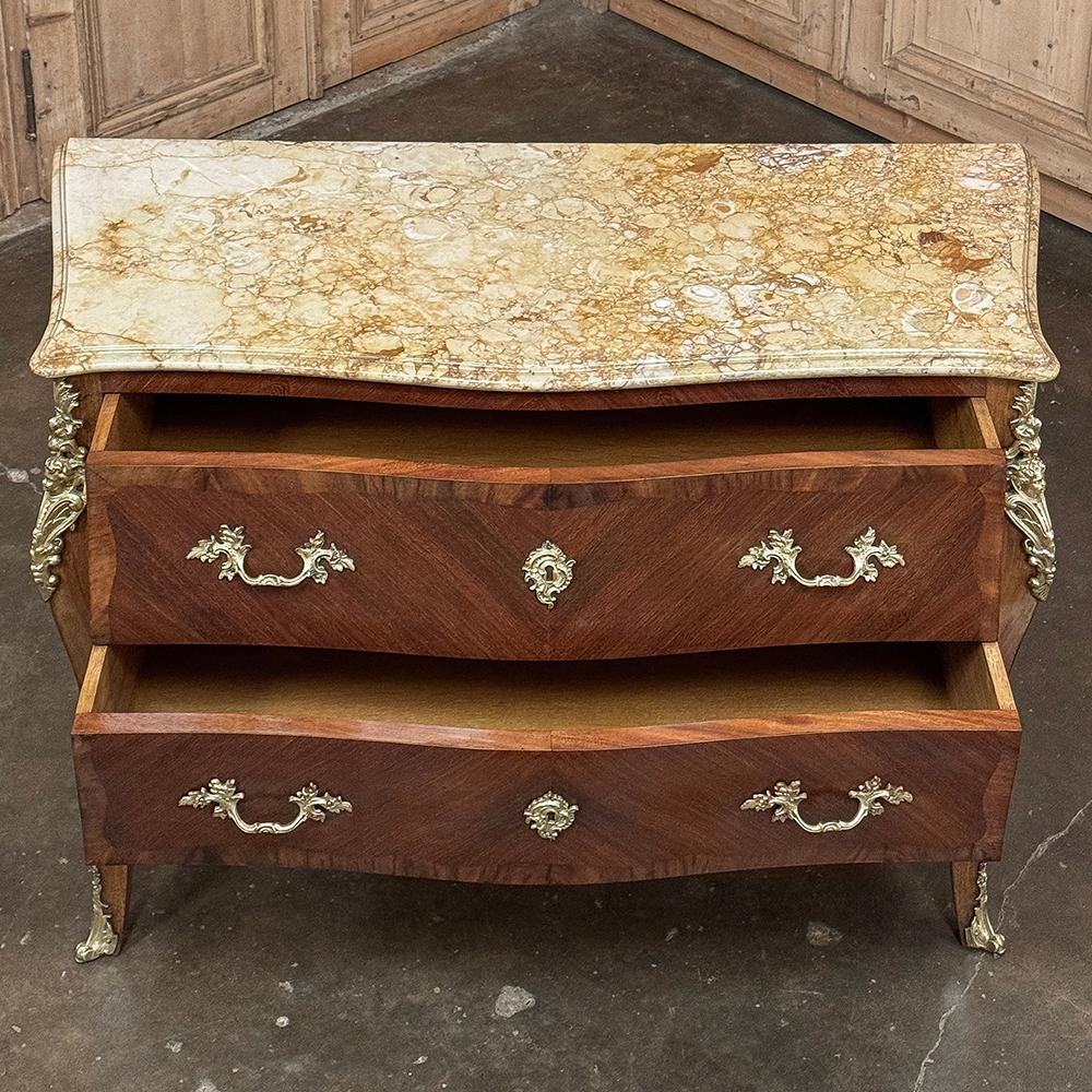 Fatto a mano Antique French Louis XV Bombe Marble Top Commode in vendita