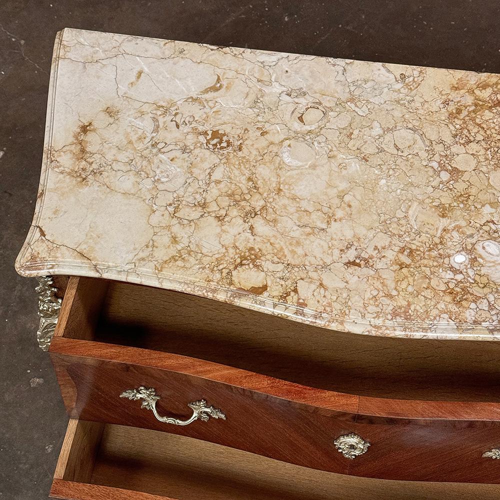 Antique French Louis XV Bombe Marble Top Commode In condizioni buone in vendita a Dallas, TX