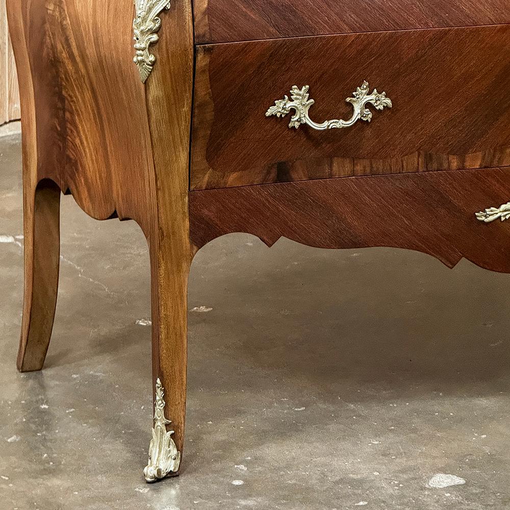 Antique French Louis XV Bombe Marble Top Commode in vendita 1