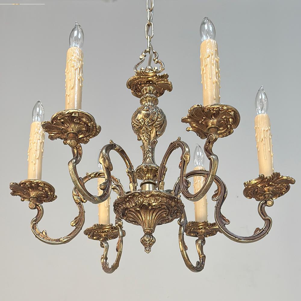 Antique French Luigi XV Lampadario in ottone in vendita 1