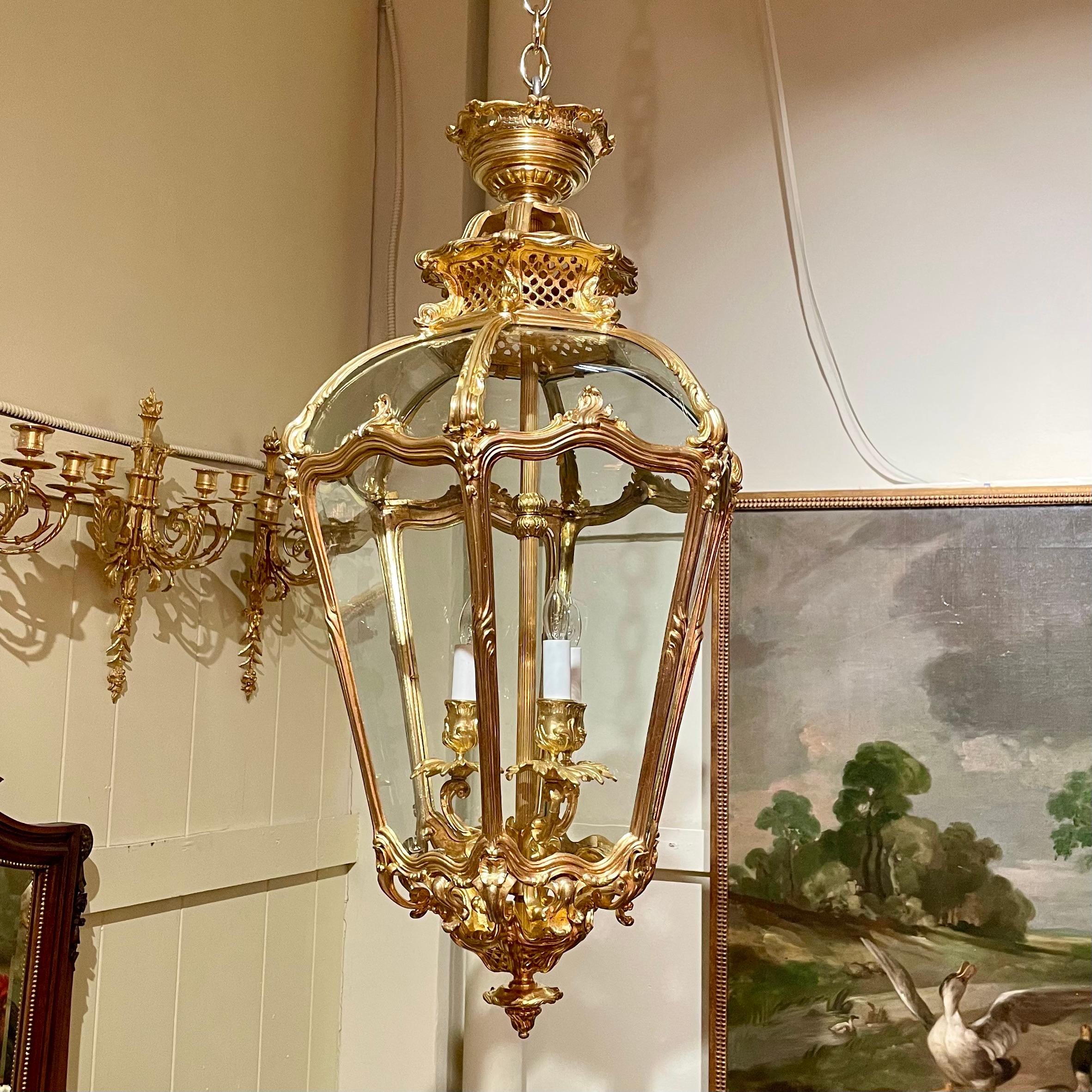 Antique French Louis XV Bronze D'Oré & Curved Glass Chateau Lantern, Circa 1890 For Sale 6