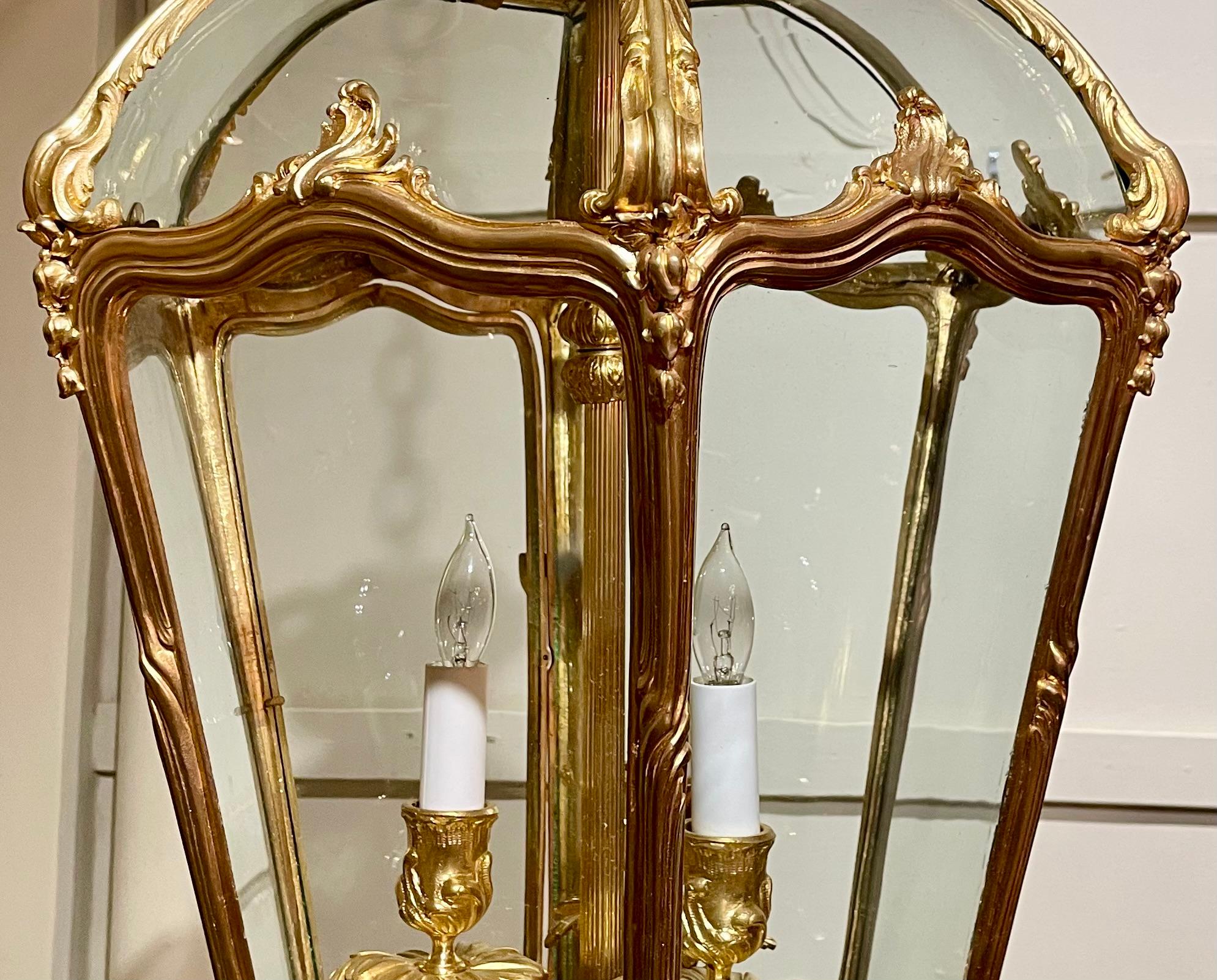 Antique French Louis XV Bronze D'Oré & Curved Glass Chateau Lantern, Circa 1890 For Sale 3