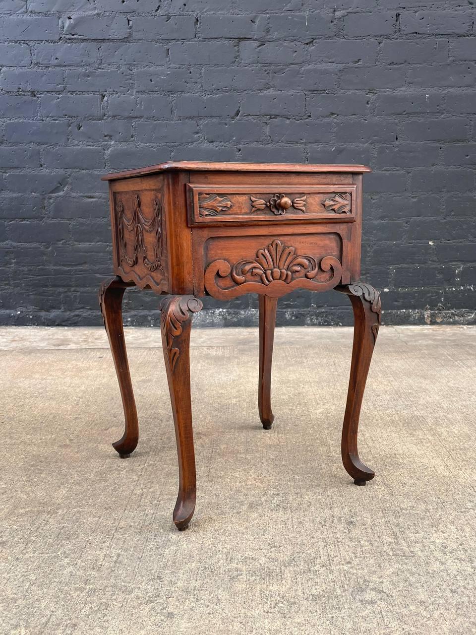Original Vintage Condition

Style: French Louis XV