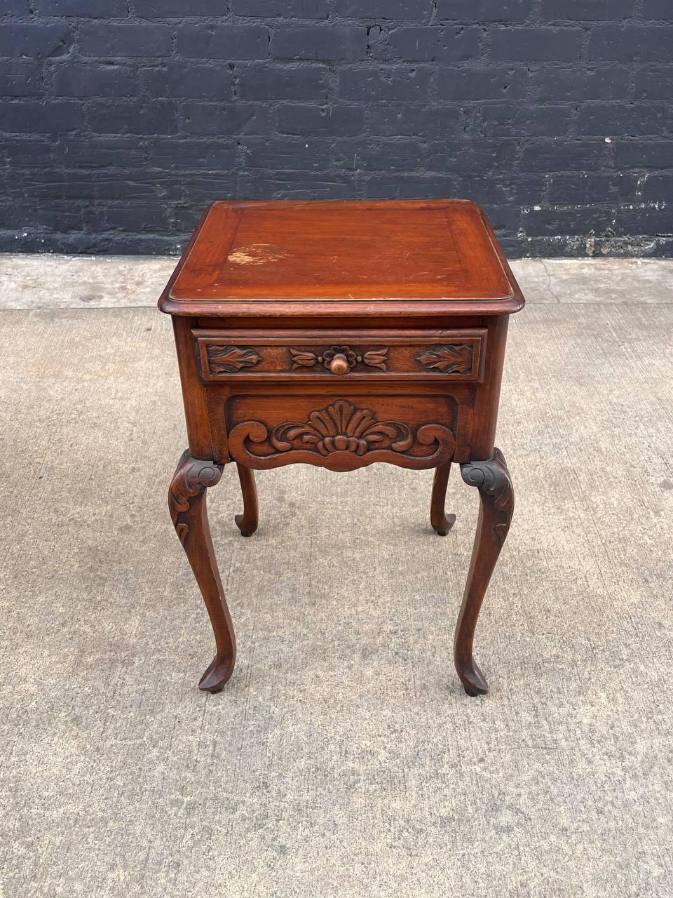 Antique French Louis XV Carved Mahogany Night Stand In Good Condition In Los Angeles, CA